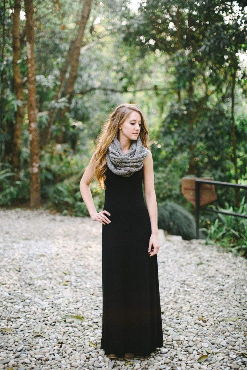 Warm Grey Wool Pocket Scarf - Soft Winter Wrap with Hidden Pockets for Phone & Keys - Perfect for Outdoor Activities, Travel & Cold Weather Fashion