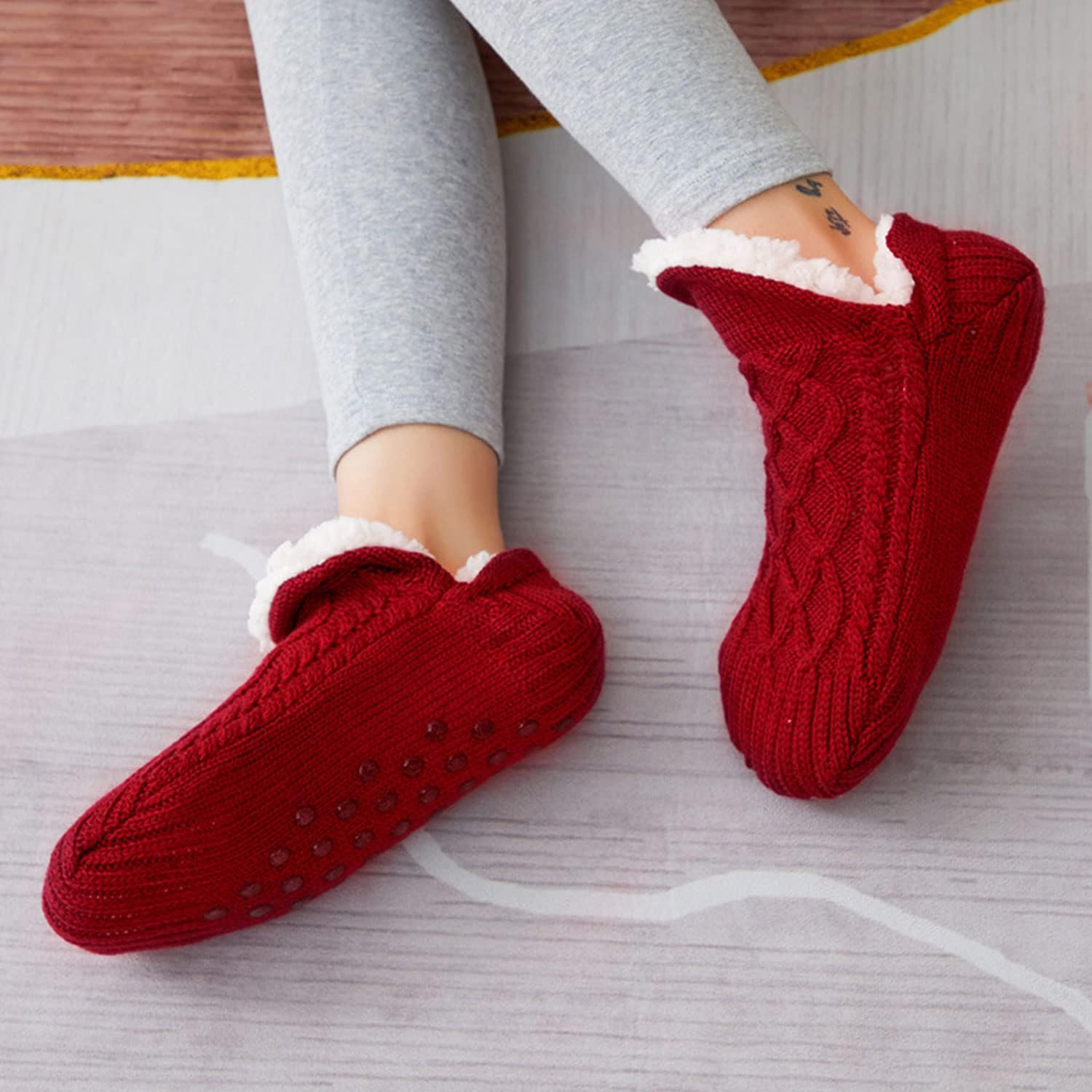 DARENYI Women's Fluffy Non-Slip Slipper Socks - Cozy Warm House Socks for Winter, Home, Lounge & Bedroom Comfort