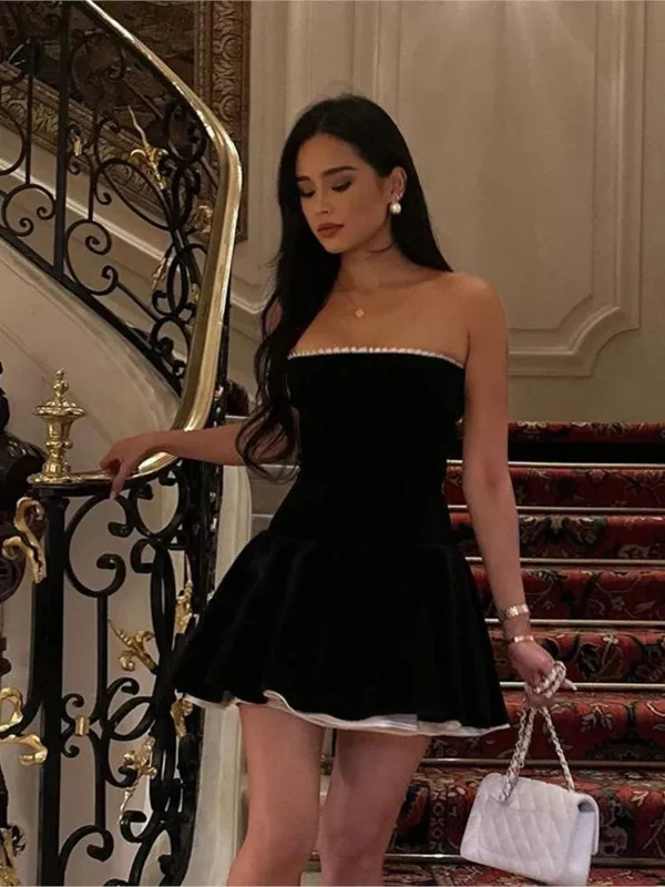 Elegant A-Line Black Strapless Homecoming Dress for 18th Birthday Party - J3878 | Perfect for Prom, Formal Dances & Special Occasions