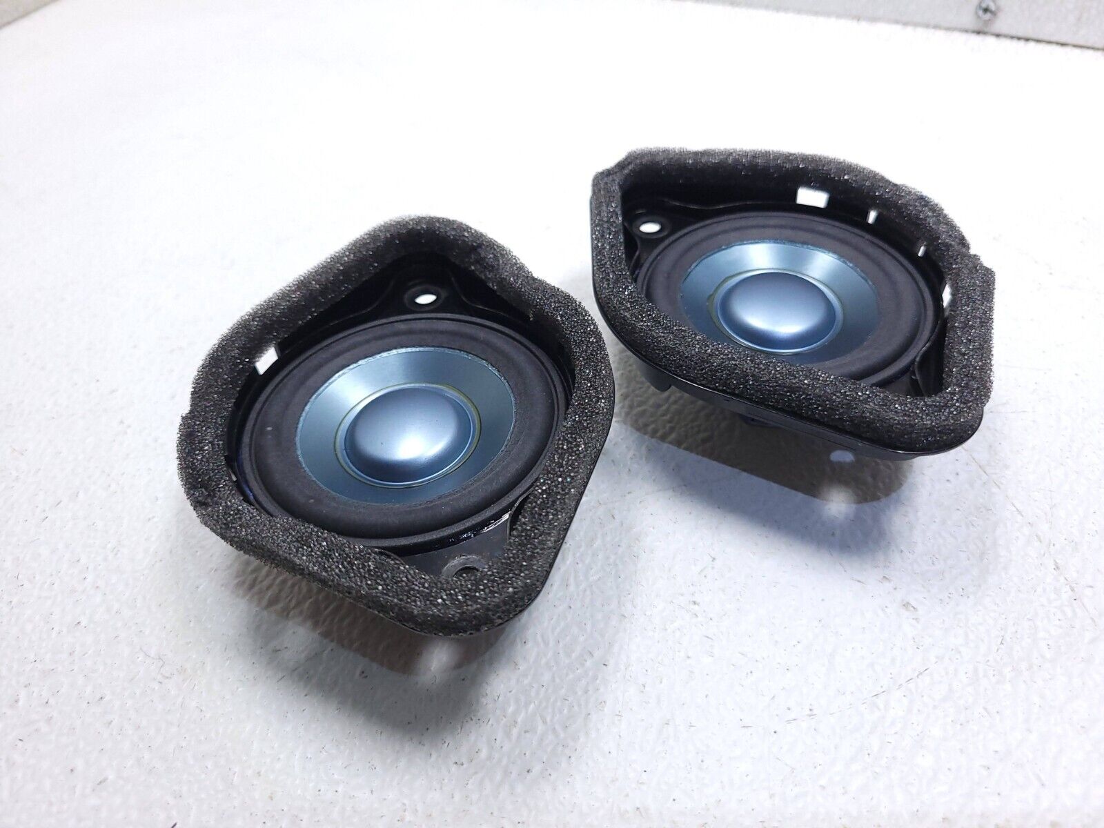 06-11 Mercedes ML500 Rear Door Tweeter Speaker Pair - OEM Replacement for High-Quality Audio - Perfect for Car Audio Upgrades & DIY Installations