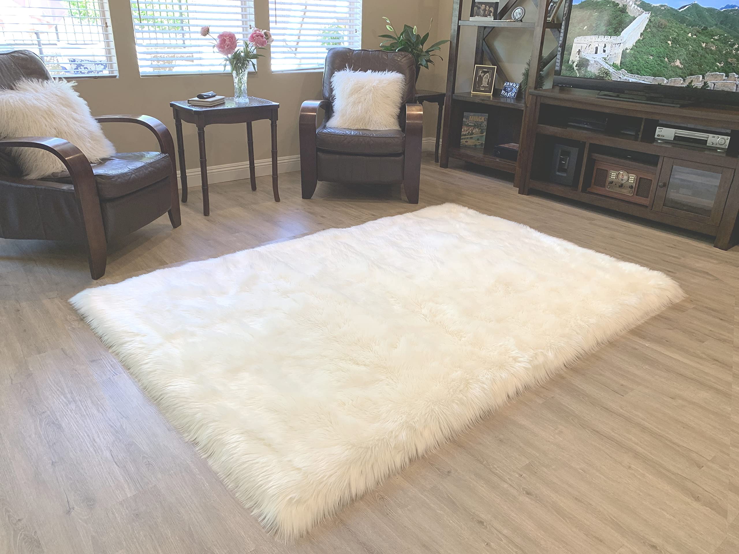 LAMBZY Faux Sheepskin Rug - Super Soft Hypoallergenic Shaggy Carpet for Living Room, Nursery & Sofa - 5x8 Feet Plush White Area Rug - Perfect for Cozy Home Decor, Kids Play Area & Bedroom Accent