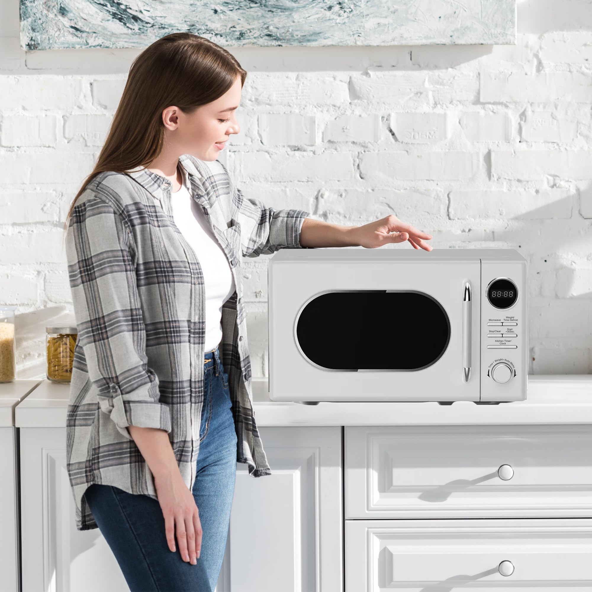 Magic Chef 0.7 Cu Ft Countertop Microwave Oven - Retro Style Compact Microwave for Small Kitchens, Dorms & Offices - White (Perfect for Heating Meals, Popcorn & Beverages)