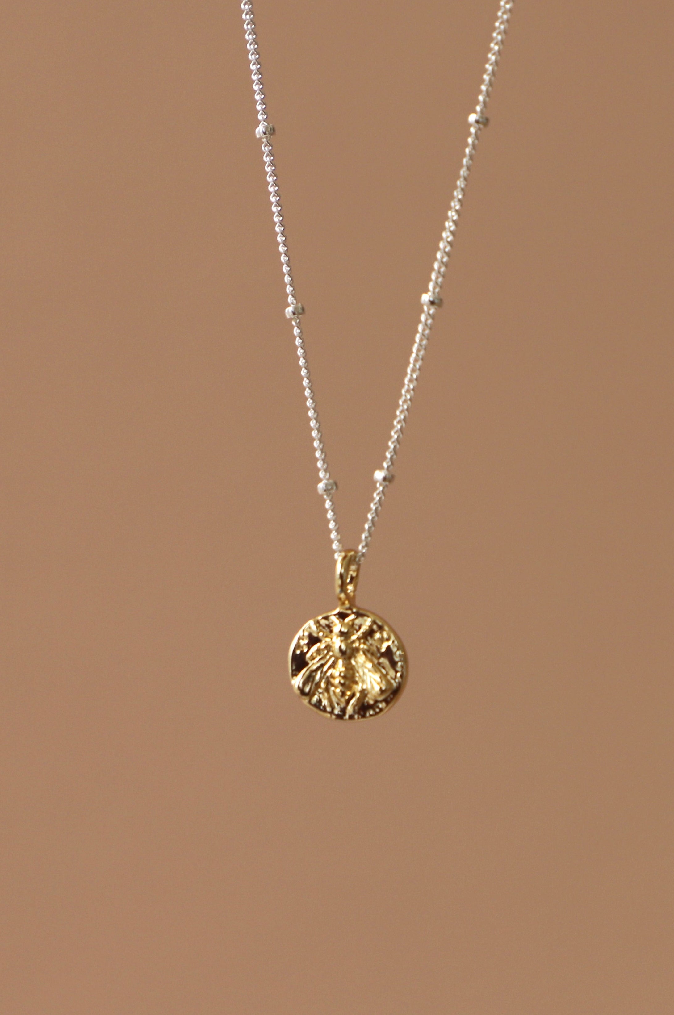 Mini Bee Medallion Necklace - Dainty Gold Bee Pendant Jewelry for Women - Perfect for Everyday Wear, Gifts & Special Occasions