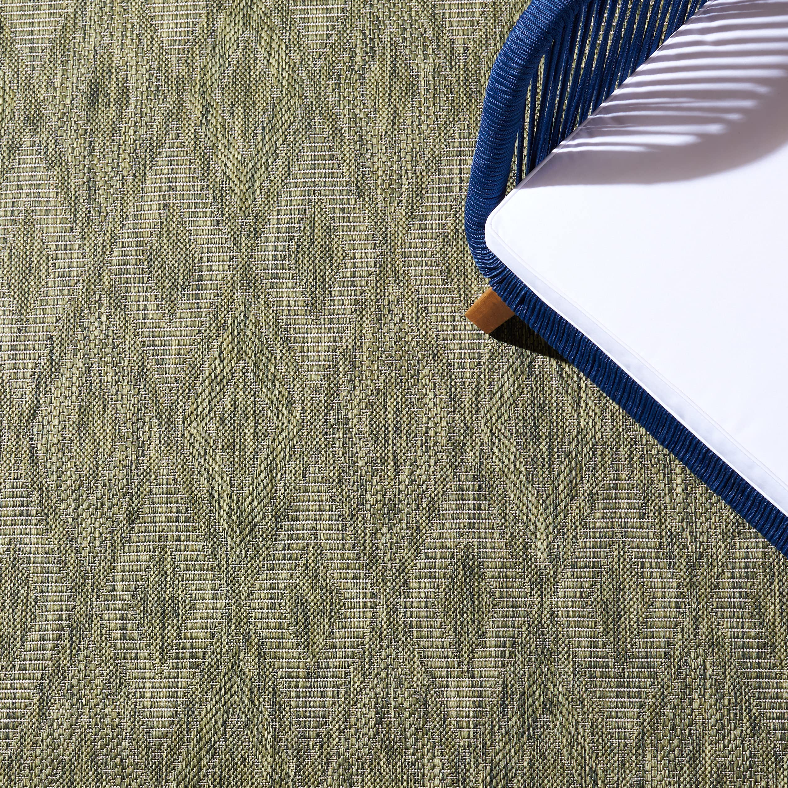 SAFAVIEH Courtyard Collection 8' x 10' Olive CY8522 Indoor Outdoor Waterproof Rug - Easy to Clean, Non-Slip Patio Mat for Backyard, Mudroom, Deck & Poolside Use