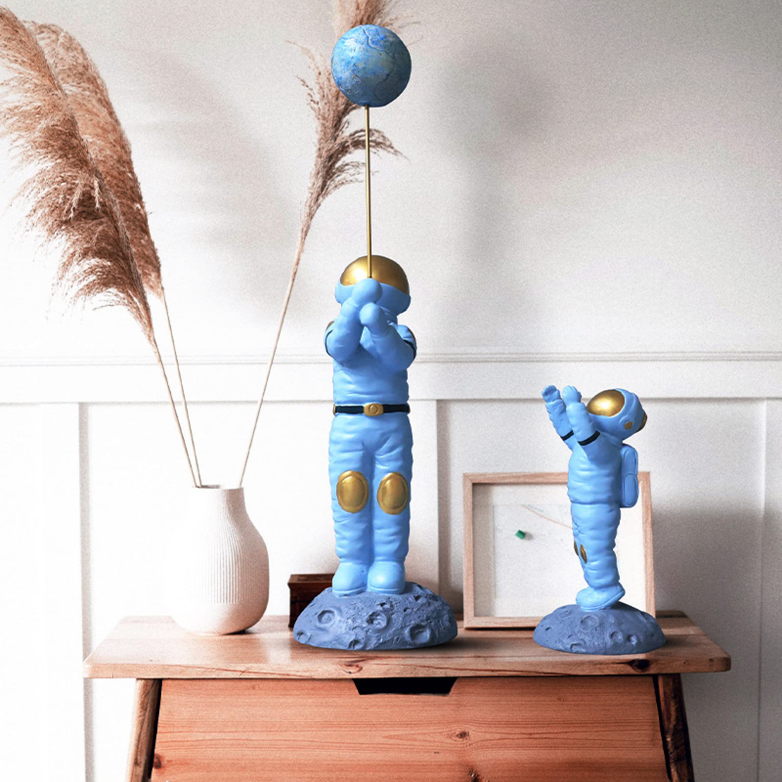 Modern Nordic Spaceman Sculpture - Blue Luxury Creative Desk Decor for Living Room, TV Cabinet & Wine Storage | Unique Home Decoration Gift for Kids Room & Porch | Stylish Interior Design Accent for Office & Wedding Decor