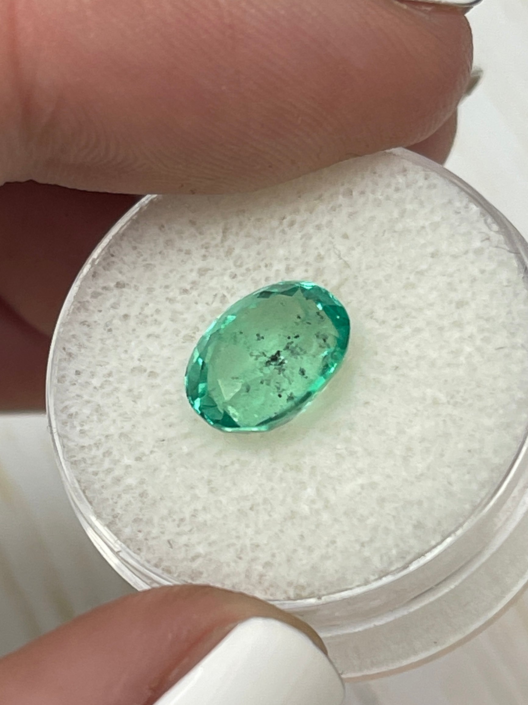 2.83 Carat 10x8mm Vivid Green Natural Colombian Emerald Gemstone - Oval Cut Loose Stone for Jewelry Making, Engagement Rings & Luxury Gifts