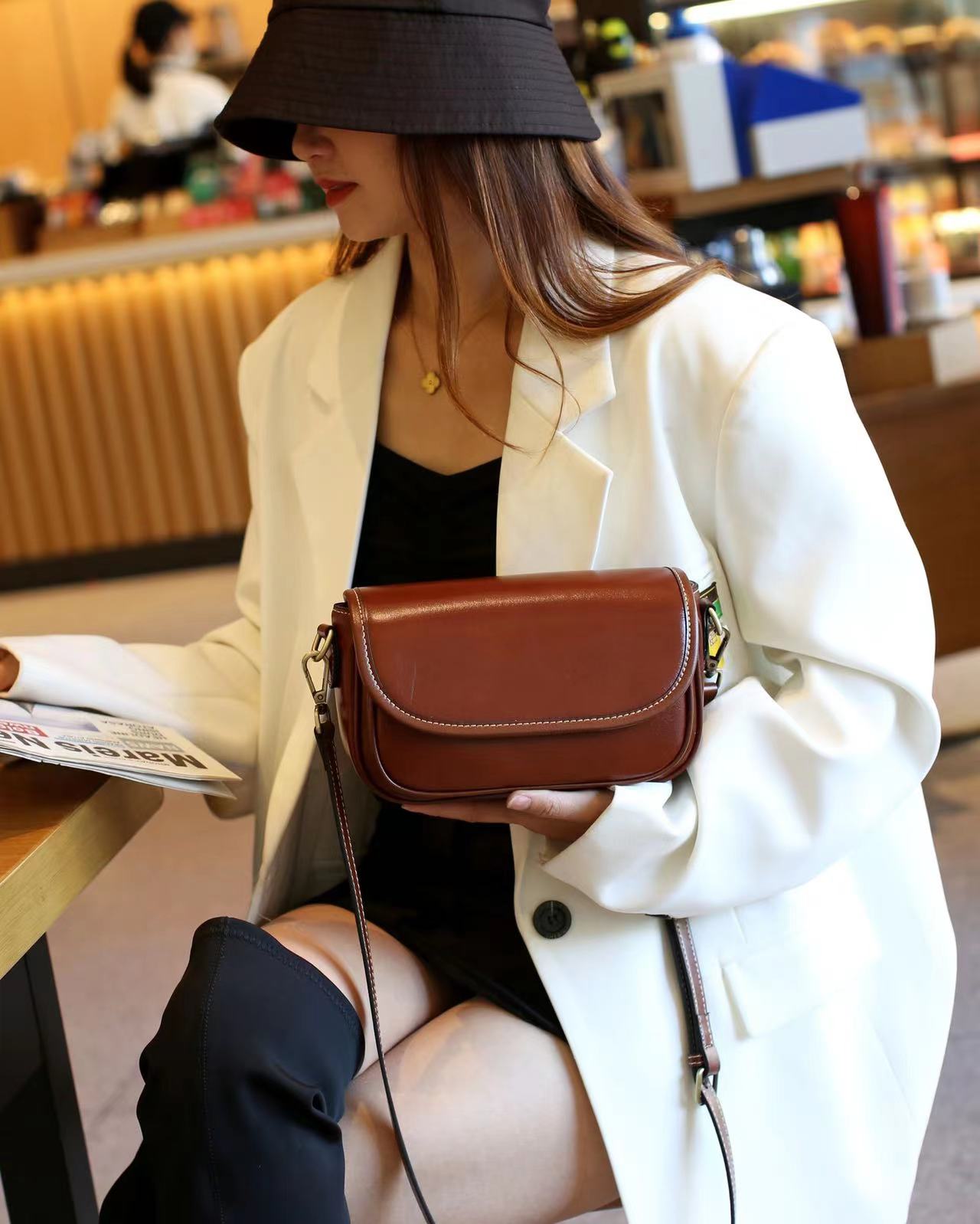 Stylish Leather Flap Crossbody Bag for Women - Fashionable Shoulder Purse for Daily Use, Travel & Shopping