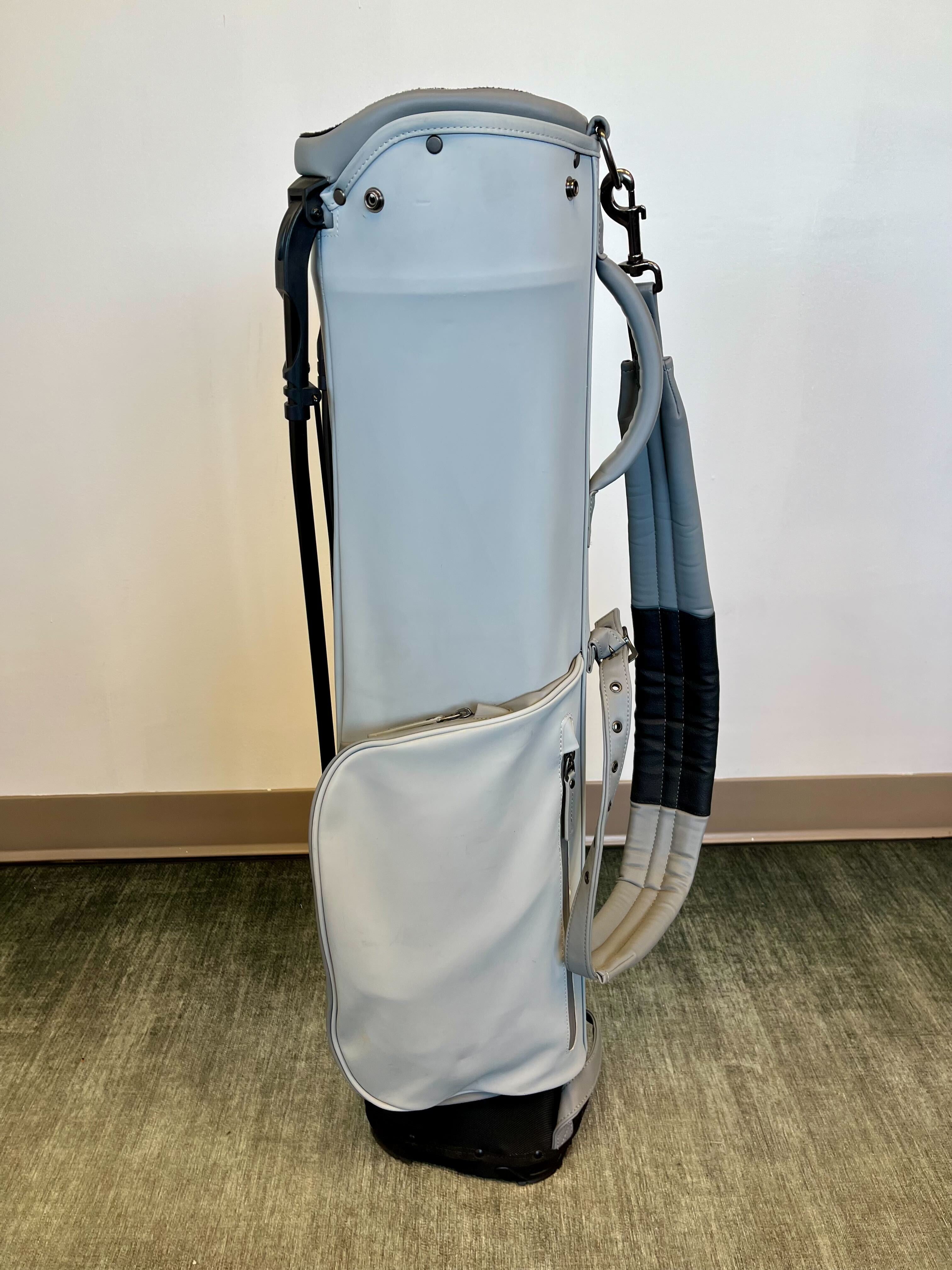 Stitch Lightweight John Deere Golf Carry Bag with 2 Dividers & 4 Pockets - Adjustable Strap for Comfortable Golfing | Perfect for Course Play & Driving Range Practice
