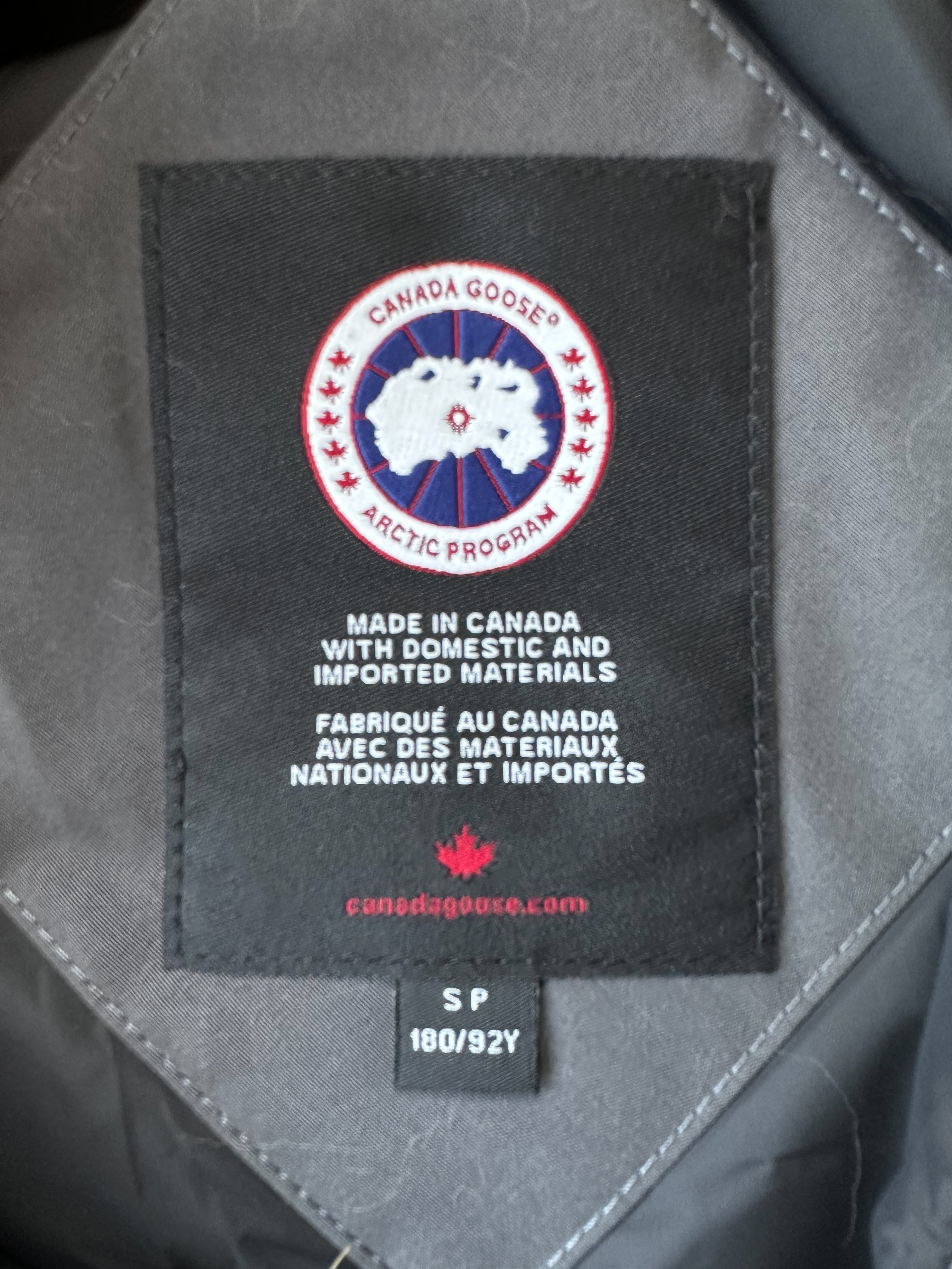 Canada Goose Graphite Carson Men's Winter Jacket - Waterproof & Windproof Parka for Extreme Cold Weather - Perfect for Skiing, Hiking & Outdoor Adventures