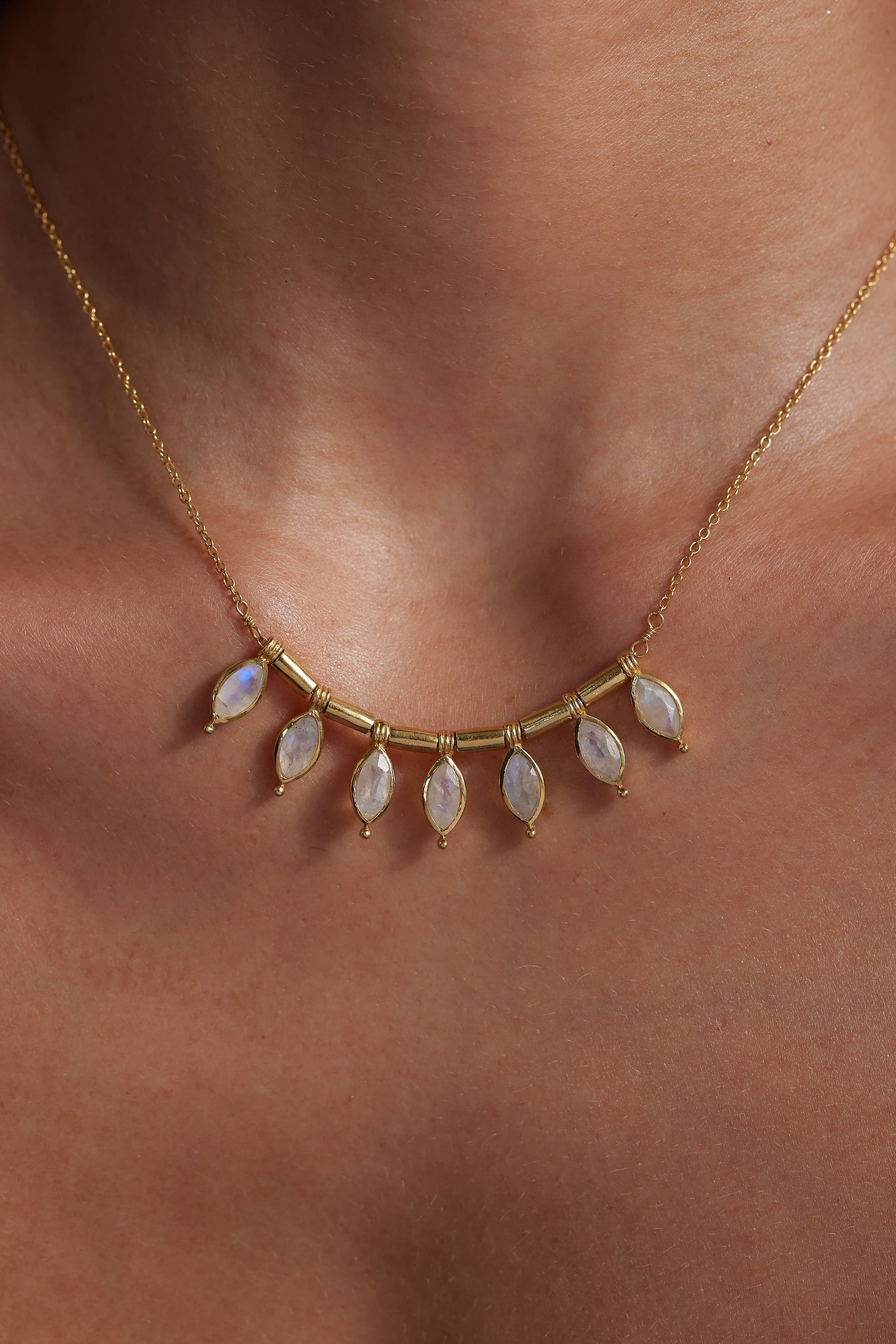 Moonstone Gold Necklace for Women - Elegant Healing Crystal Jewelry - Perfect for Gifts, Meditation & Spiritual Healing