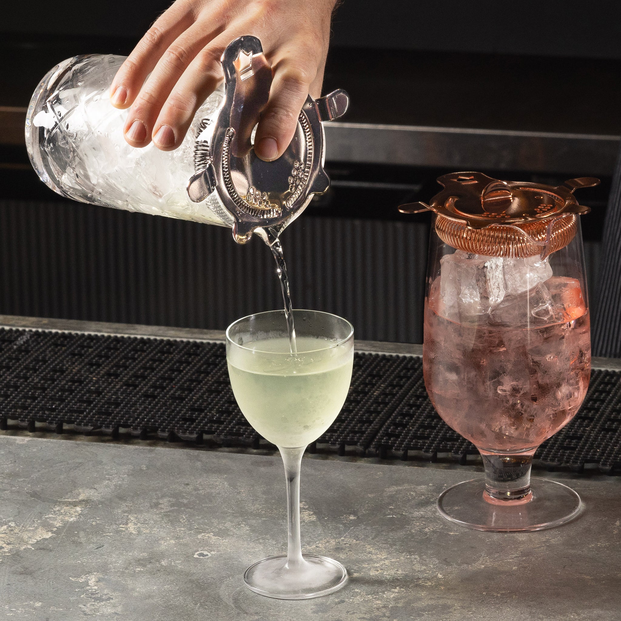 BUSWELL® BOBTAIL COCKTAIL STRAINER - Premium Copper Plated Bar Tool for Mixing Drinks, Cocktails & Mocktails - Perfect for Home Bars, Professional Bartenders & Party Hosting
