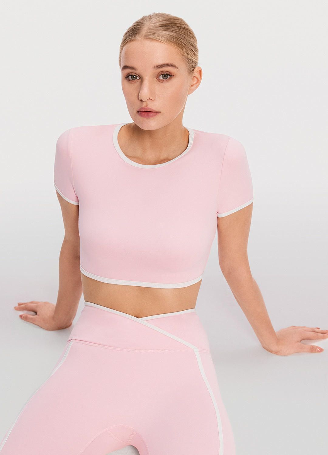 Stylish Casual Cropped T-Shirt for Women | Trendy Short Sleeve Summer Top | Perfect for Beach, Streetwear & Everyday Outfits