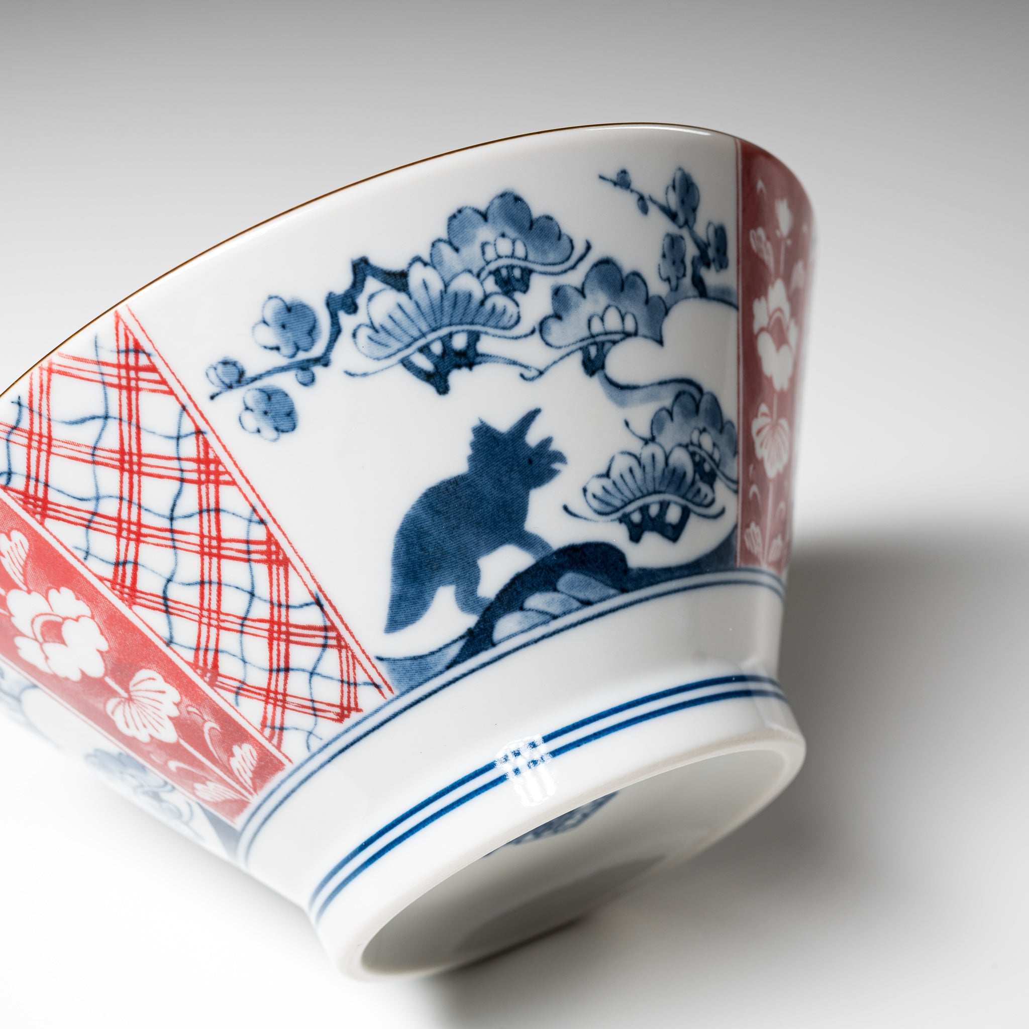 Premium Mino Ware Wagara Dinosaur Ramen Bowl - Japanese Ceramic Noodle Soup Bowl with Dinosaur Pattern - Perfect for Ramen, Udon, Soba & Asian Cuisine Dining