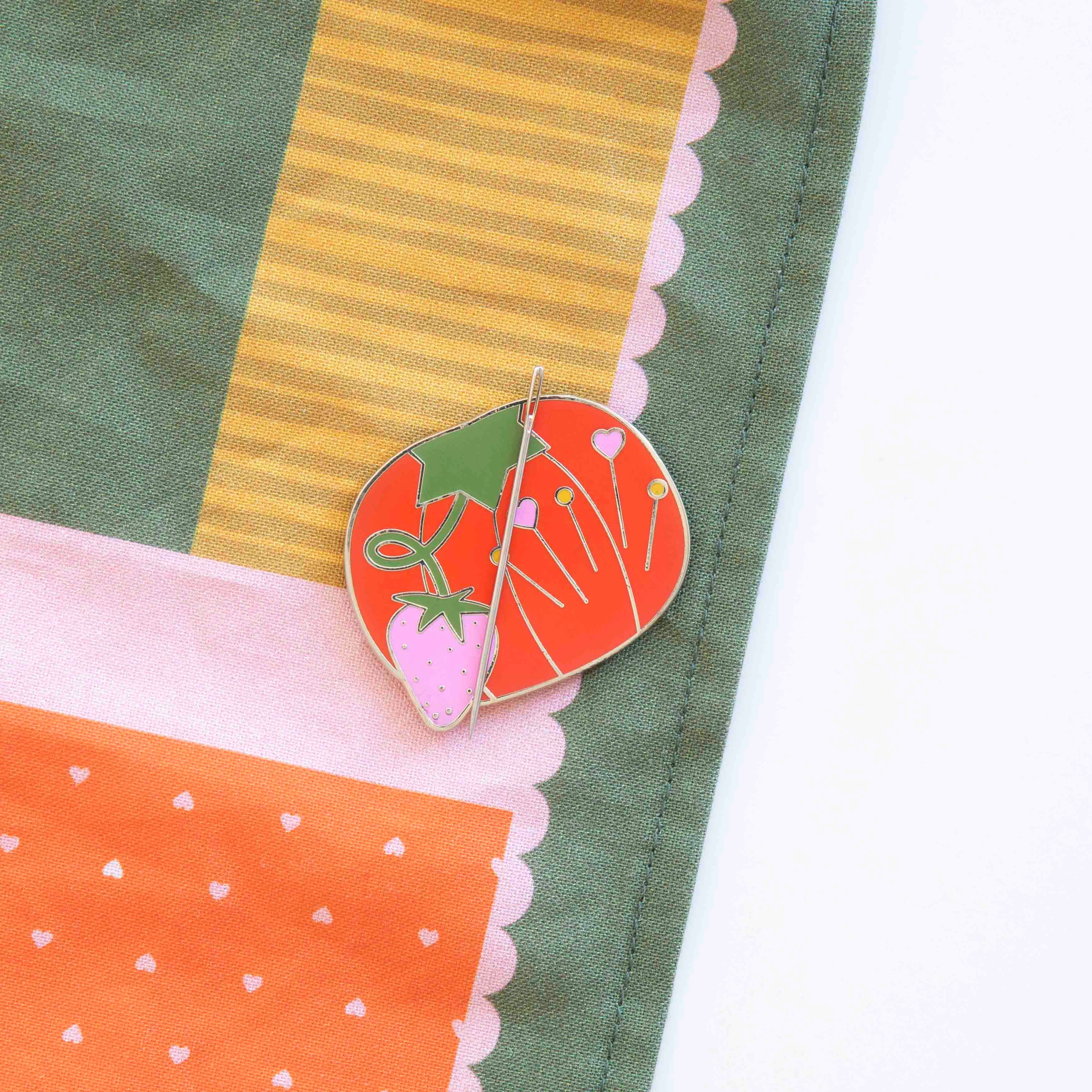 Magnetic Tomato Pin Cushion & Needle Holder - Sewing Accessories for Quilting, Embroidery & Crafting (Perfect Gift for Seamstresses)