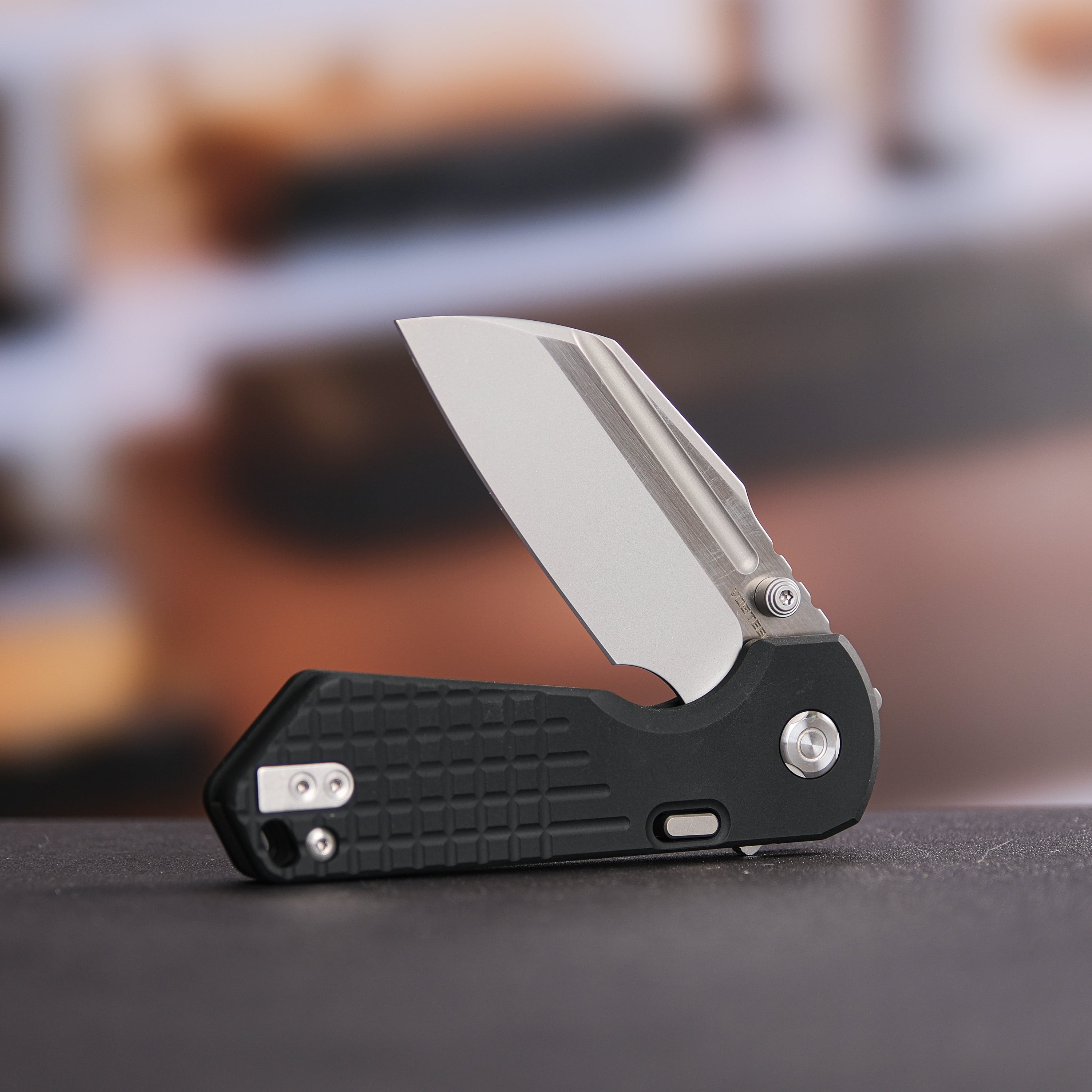 Premium EDC Pocket Knife - Hedgehog Top Liner Lock with 2.99