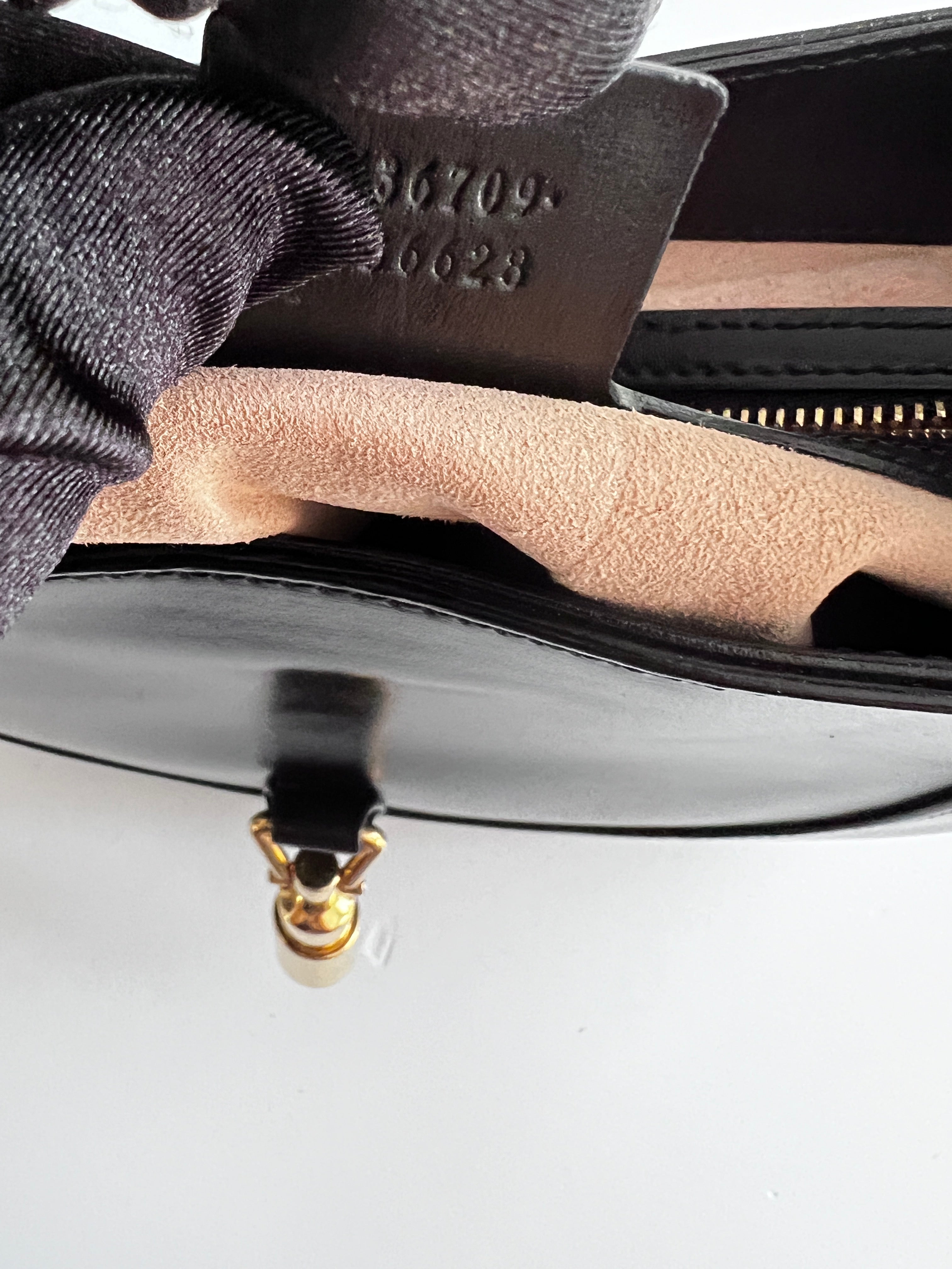 Authentic Gucci Jackie 1961 Small Black Shoulder Bag - Vintage Luxury Handbag in Excellent Condition | Perfect for Date Night, Office & Special Occasions