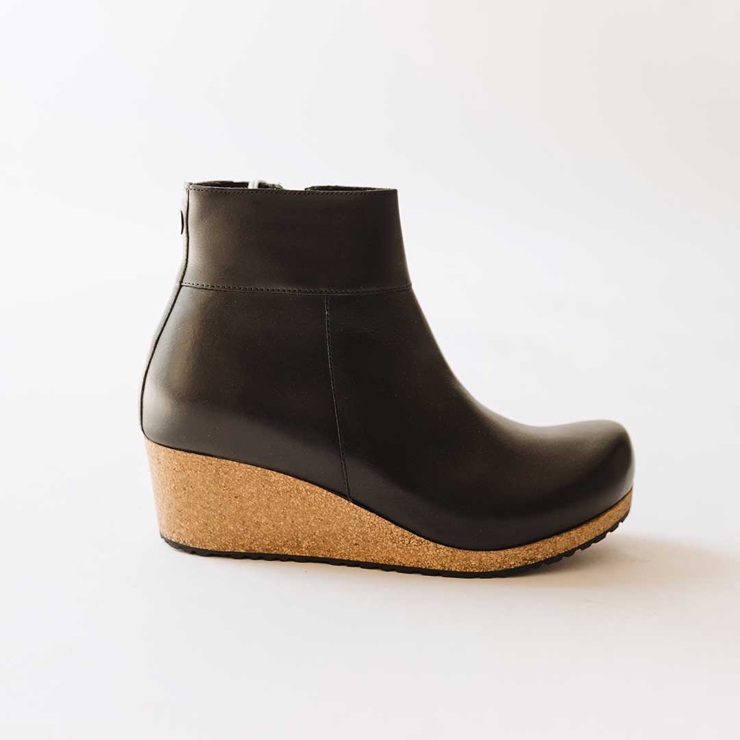 Birkenstock Ebba Leather Sandals for Women - Black Genuine Leather Comfort Footwear | Perfect for Casual Wear, Office & Outdoor Activities