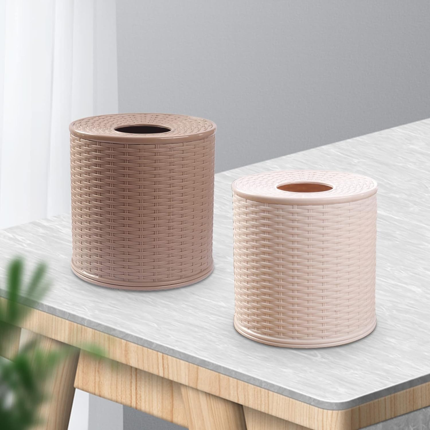 Rattan Tissue Box Cover - Wicker Toilet Paper Holder with Lid for Bathroom Storage - Decorative Round Basket for Single Roll & Tissues - Beige Home Decor for Bathroom, Living Room & Bedroom