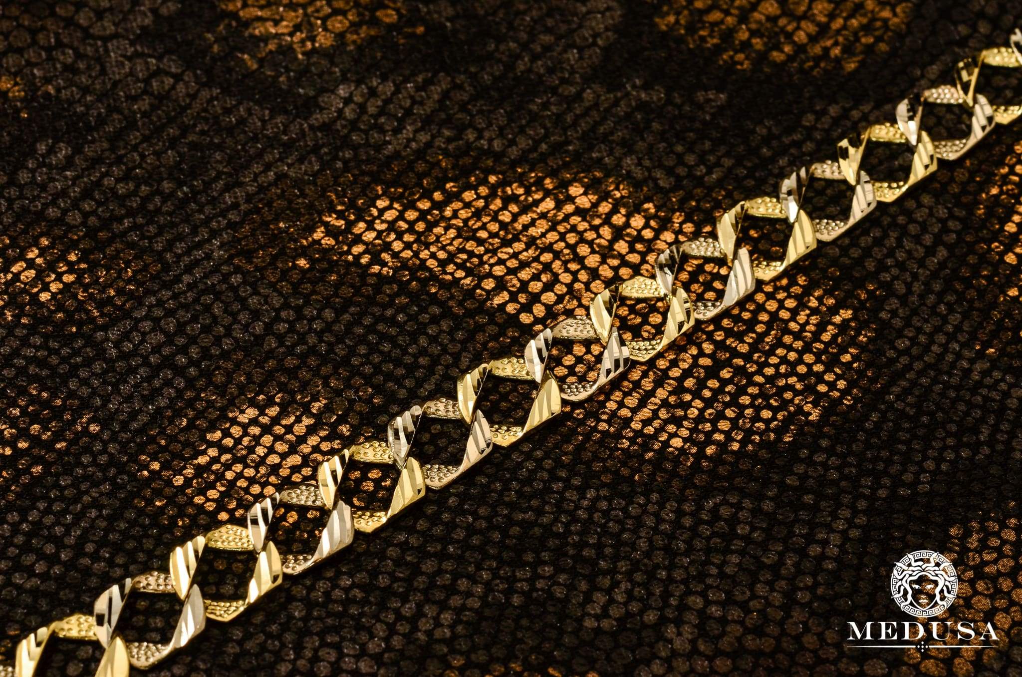 10mm Meshhy M447 - Durable Wire Mesh for DIY Projects, Gardening, and Home Improvement - Perfect for Fencing, Crafting, and Decorative Uses