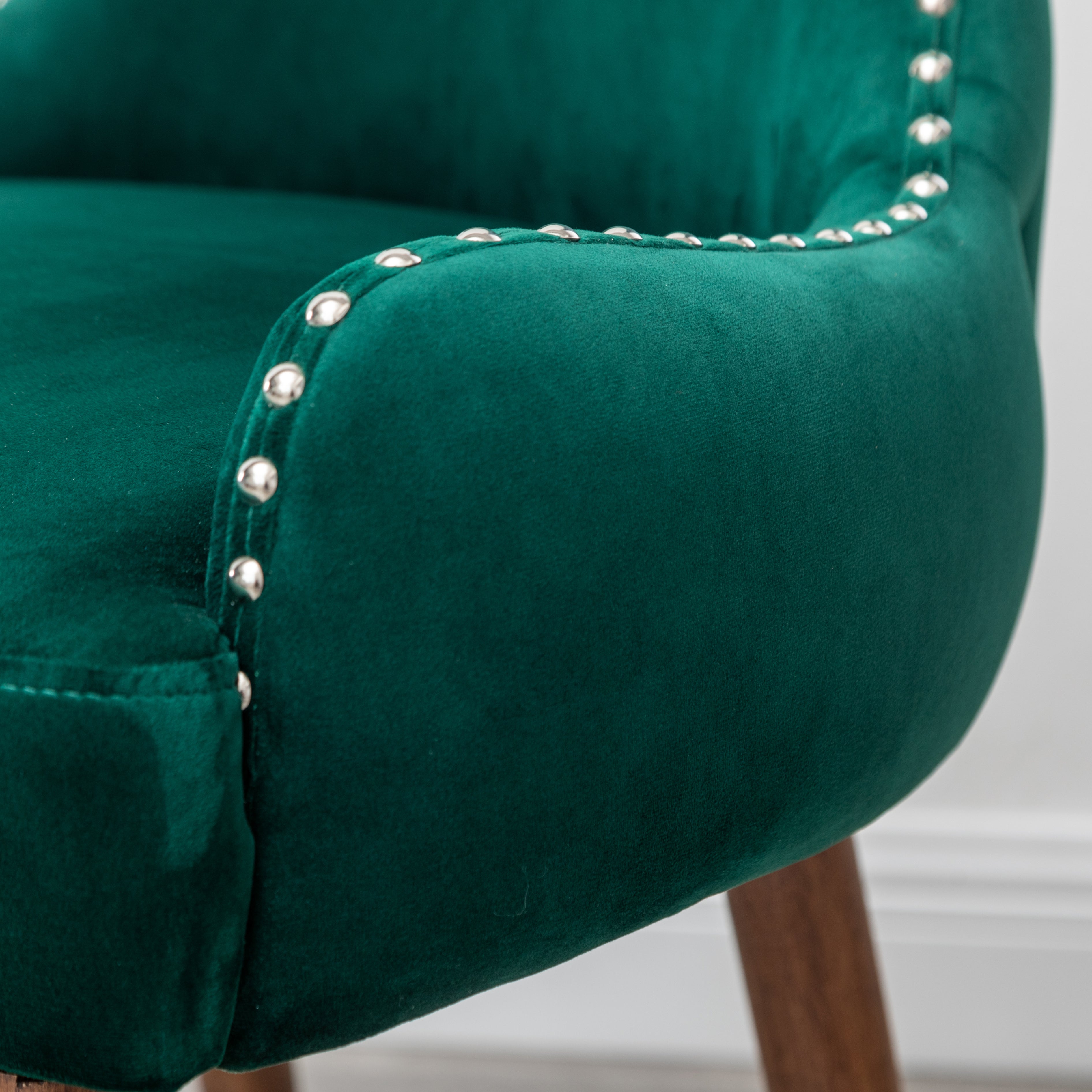 Roundhill Furniture Lindale Contemporary Velvet Upholstered Nailhead Trim Accent Chair - Green Velvet Lounge Chair for Living Room, Bedroom & Office Decor