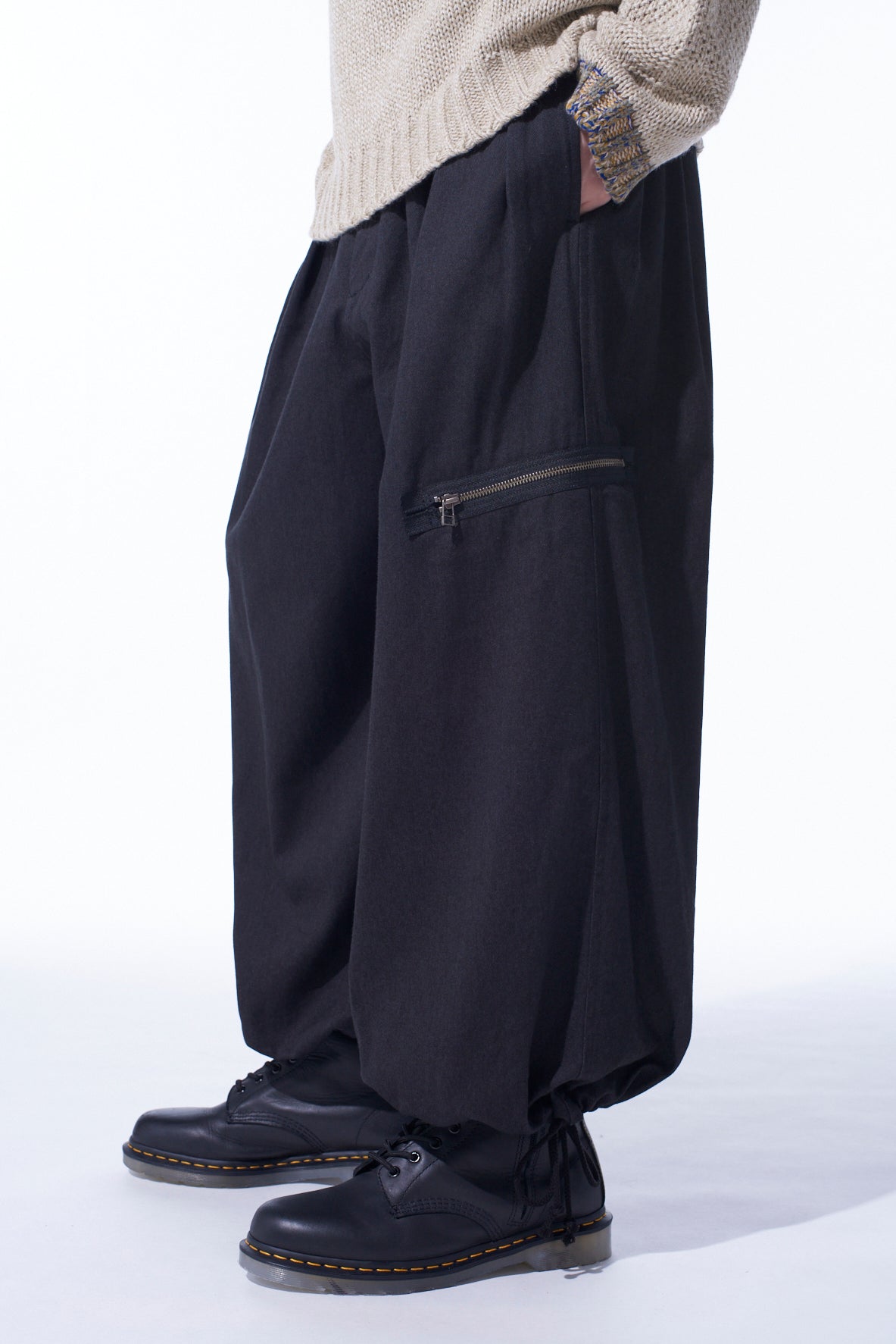 Stylish Cotton Drill Zipper Pocket Balloon Pants for Women & Men - Comfortable Casual Wear for Travel, Work, and Everyday Outfits
