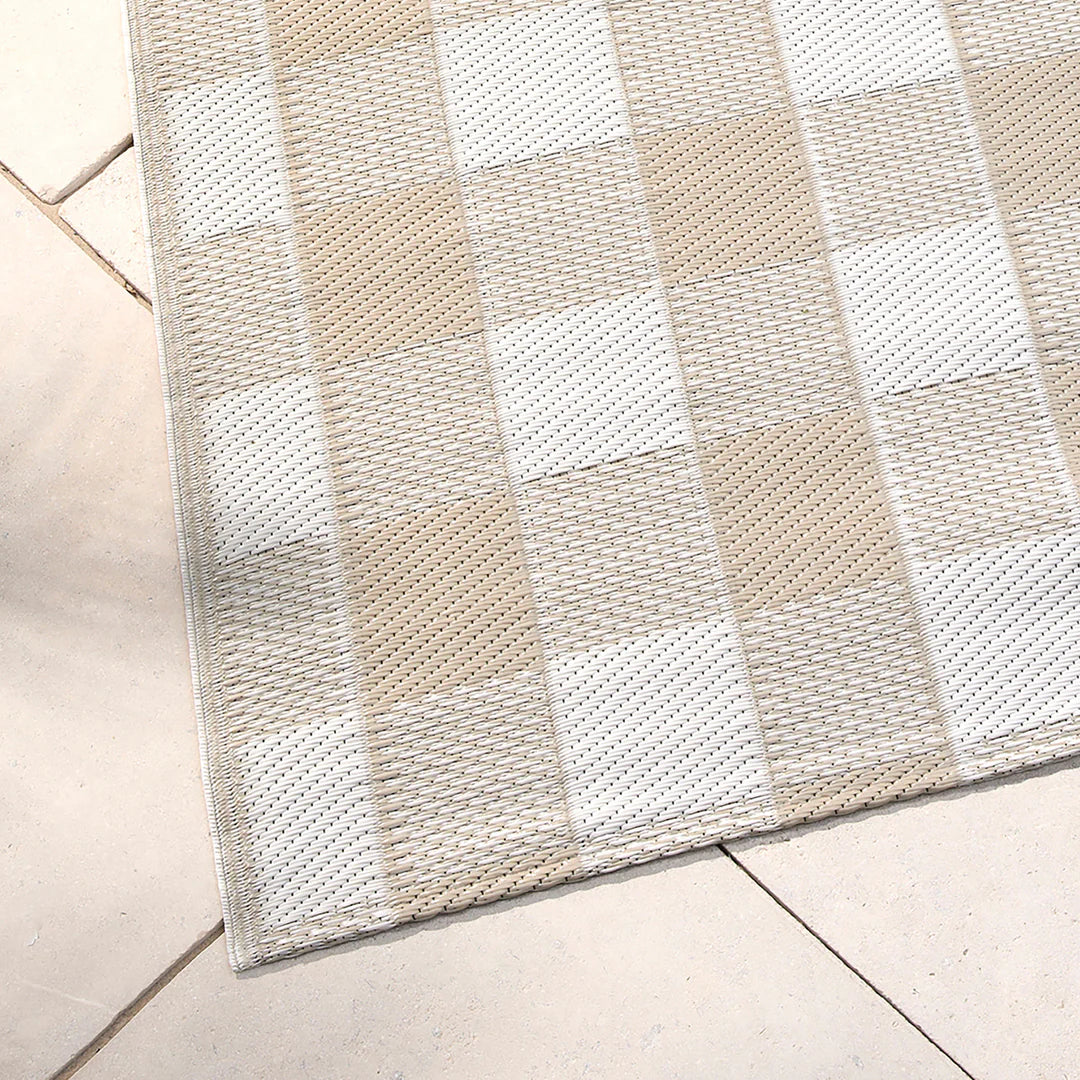Fusion Gingham Outdoor Rug - Natural Cotton Water-Resistant Patio Mat for Garden, Deck & Poolside - Perfect for Backyard, Porch and Outdoor Living Spaces