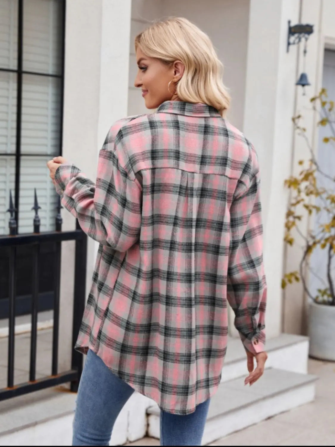 Men's Stylish Pocketed Plaid Collared Long Sleeve Shirt - Casual Office Wear & Outdoor Activities