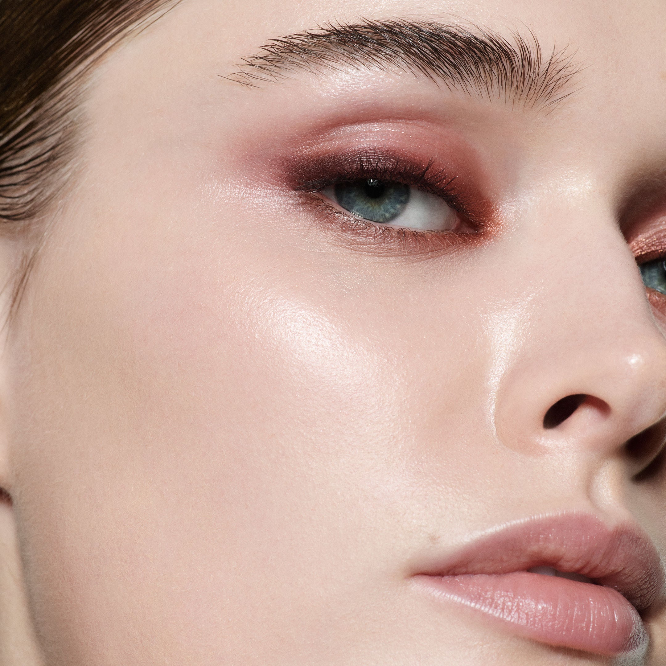 Victoria Beckham Beauty Eye Wardrobe - Luxury Eyeshadow Palette for Smoky & Natural Looks | Perfect for Day to Night Makeup & Special Occasions
