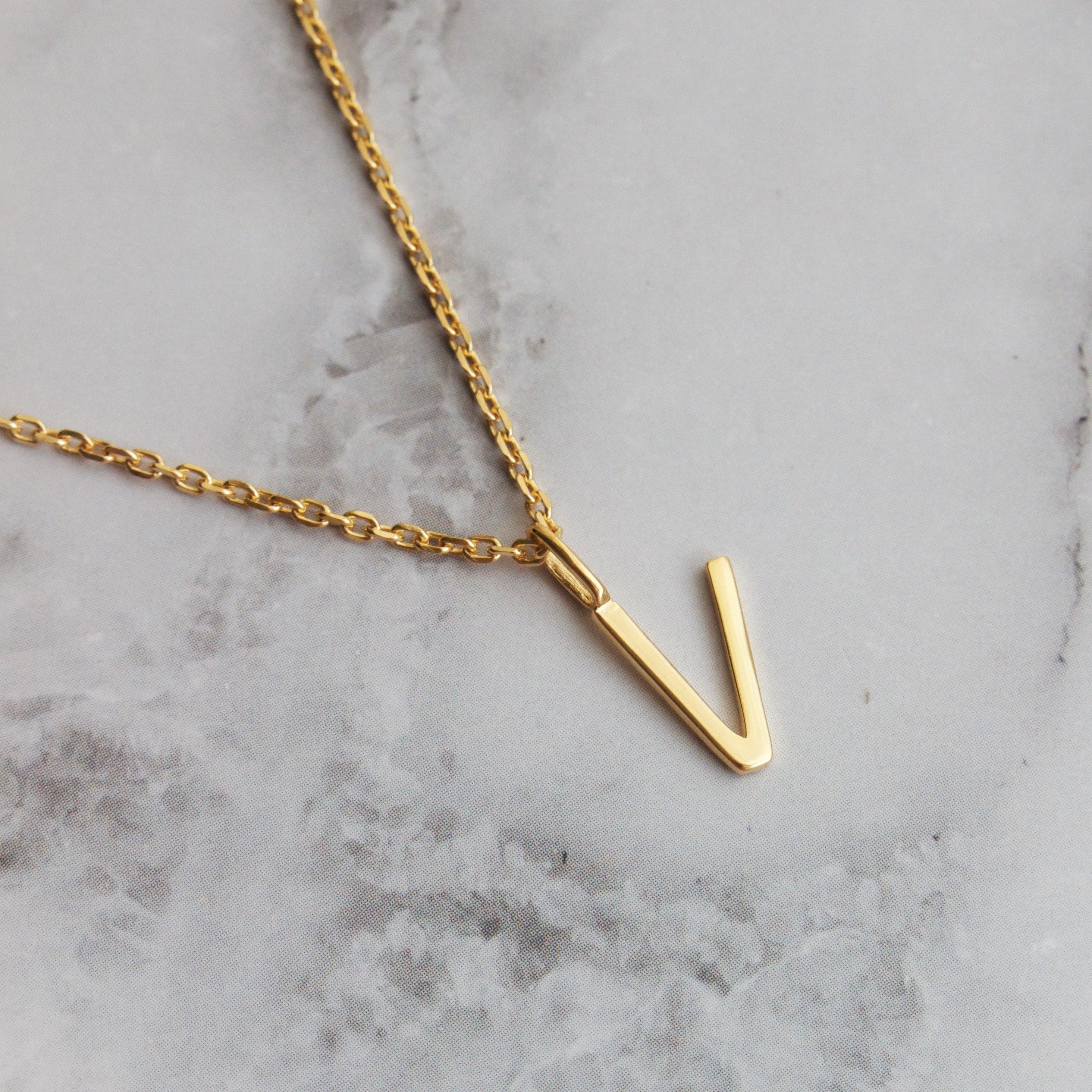 Personalized Initial Necklace for Women - Custom Name Letter Pendant Jewelry - Perfect Gift for Birthday, Anniversary & Valentine's Day - Elegant Everyday Wear & Special Occasions
