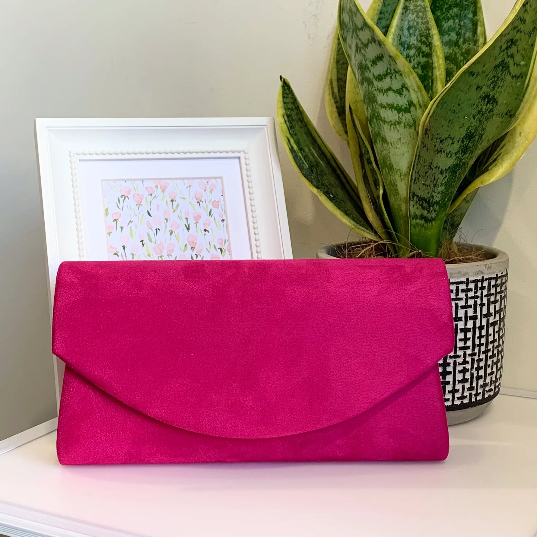 MADDIE SUEDE CLUTCH - Women's Fashion Handbag in Multiple Colors (Black, Brown, Beige) - Perfect for Evening Parties, Weddings & Date Nights