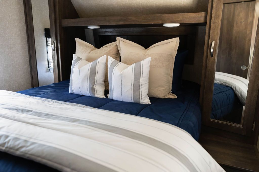 Evan Beddys - Premium Bedding Set for Ultimate Comfort | Soft & Breathable Sheets, Duvet Cover & Pillowcases | Perfect for Home, Hotel, and Airbnb Use