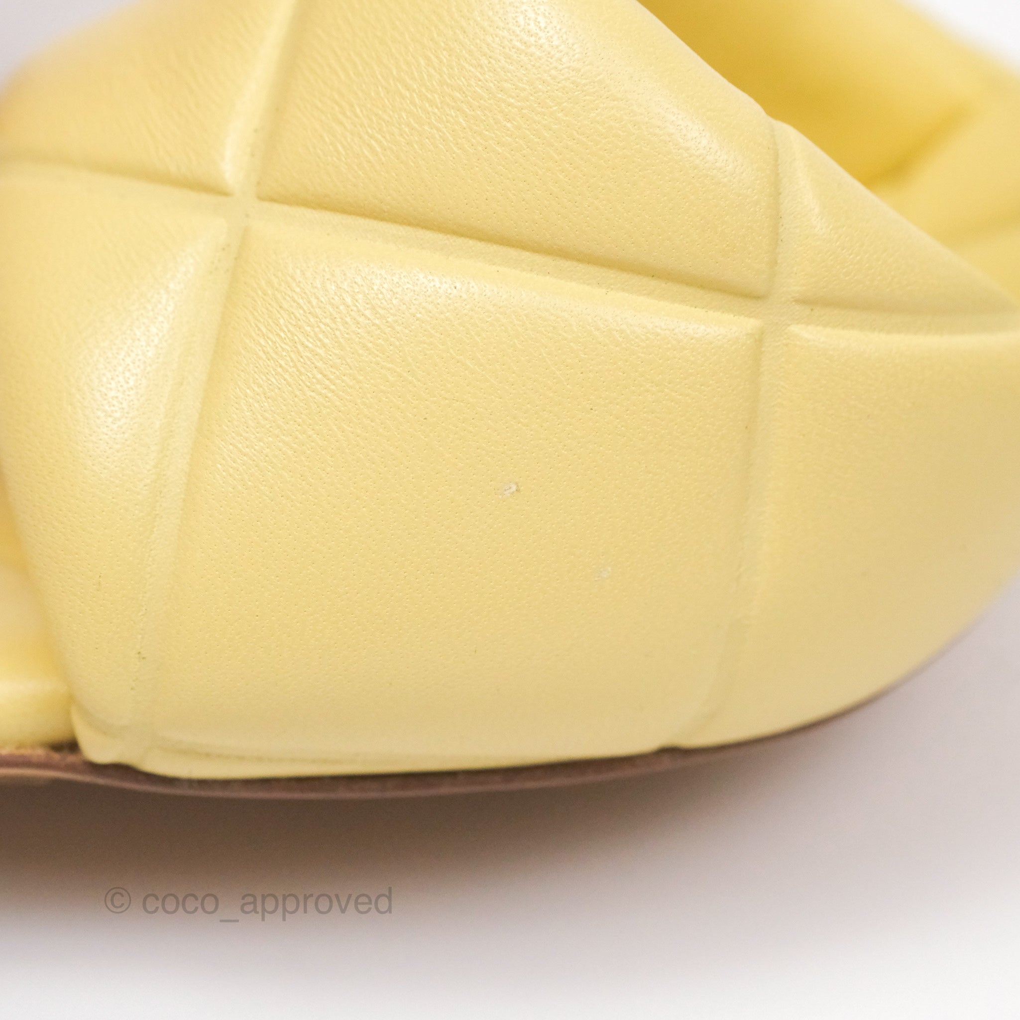 Bottega Veneta Lido Sandals Women's Size 35 - Yellow Leather Intrecciato Weave Flat Sandals for Summer Beach Vacation & Casual Outings
