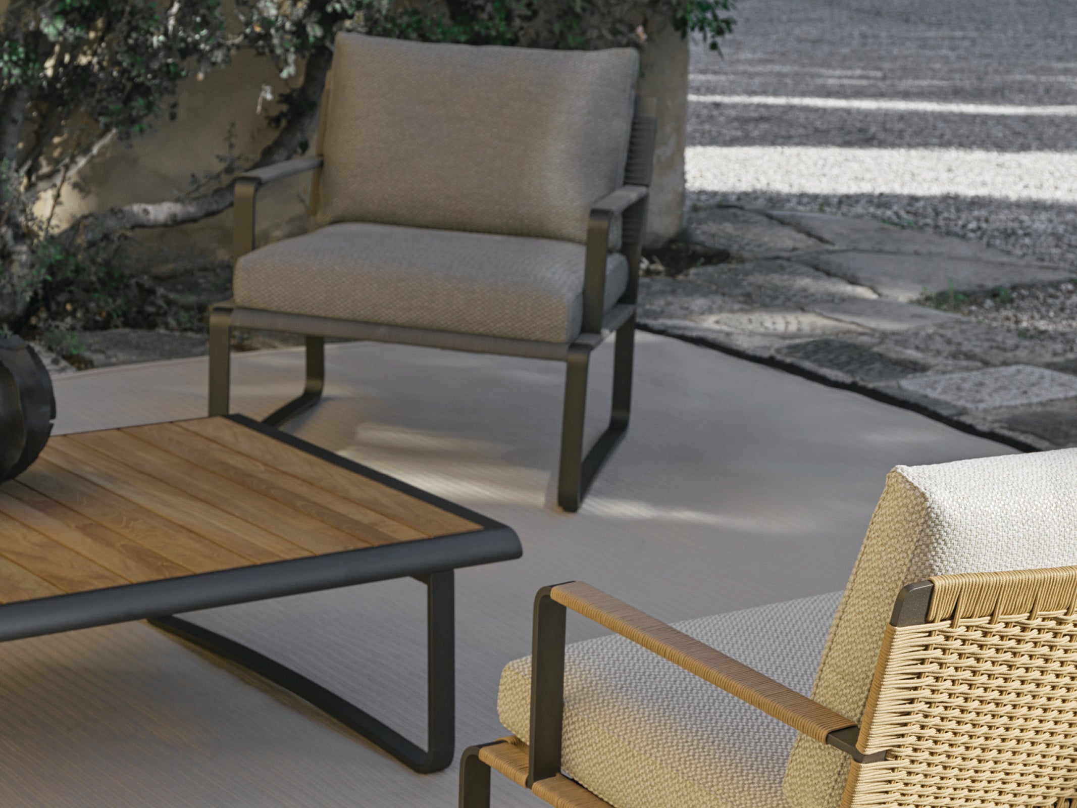 Phoenix Lounge Chair - Modern Comfortable Recliner for Living Room, Bedroom & Office - Perfect for Relaxing, Reading & Napping