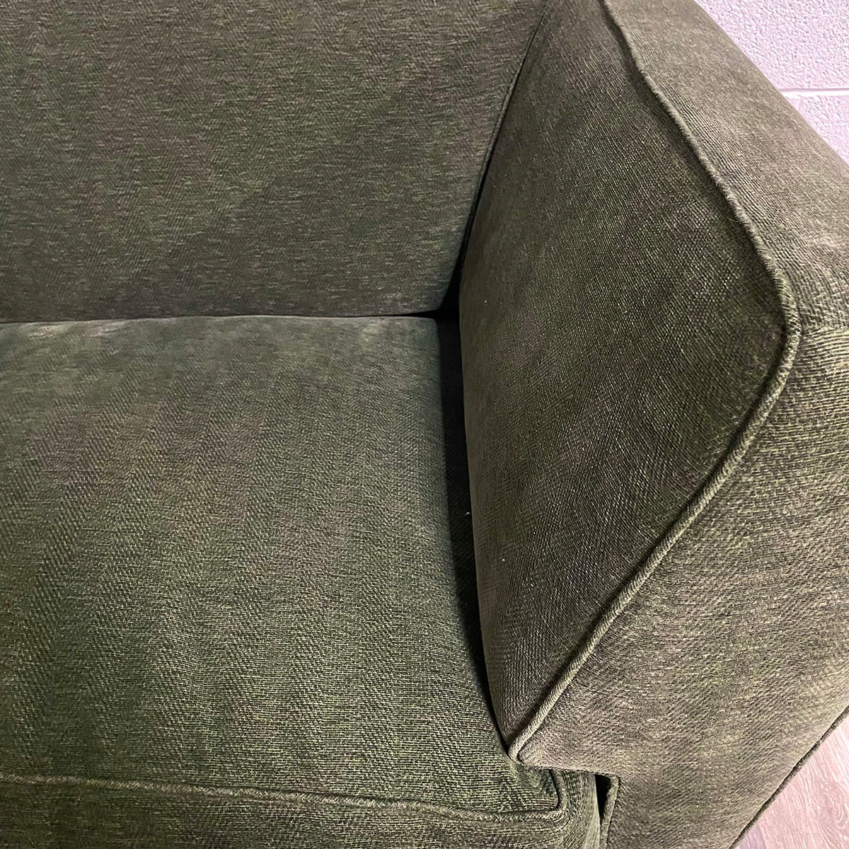 Comfortable Green Loveseat Sofa for Small Spaces - Perfect for Living Room, Apartment, or Office - Modern 2-Seater Couch with Soft Fabric