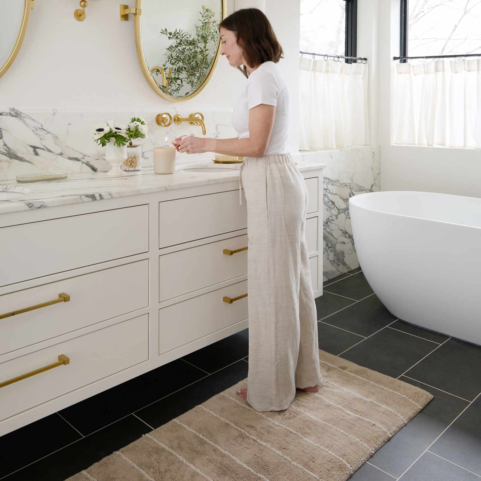 Premium Soft Absorbent Bath Mat - Non-Slip Shower Rug with Quick-Dry Technology for Bathroom Safety & Comfort - Perfect for Bath, Shower, and Vanity Areas