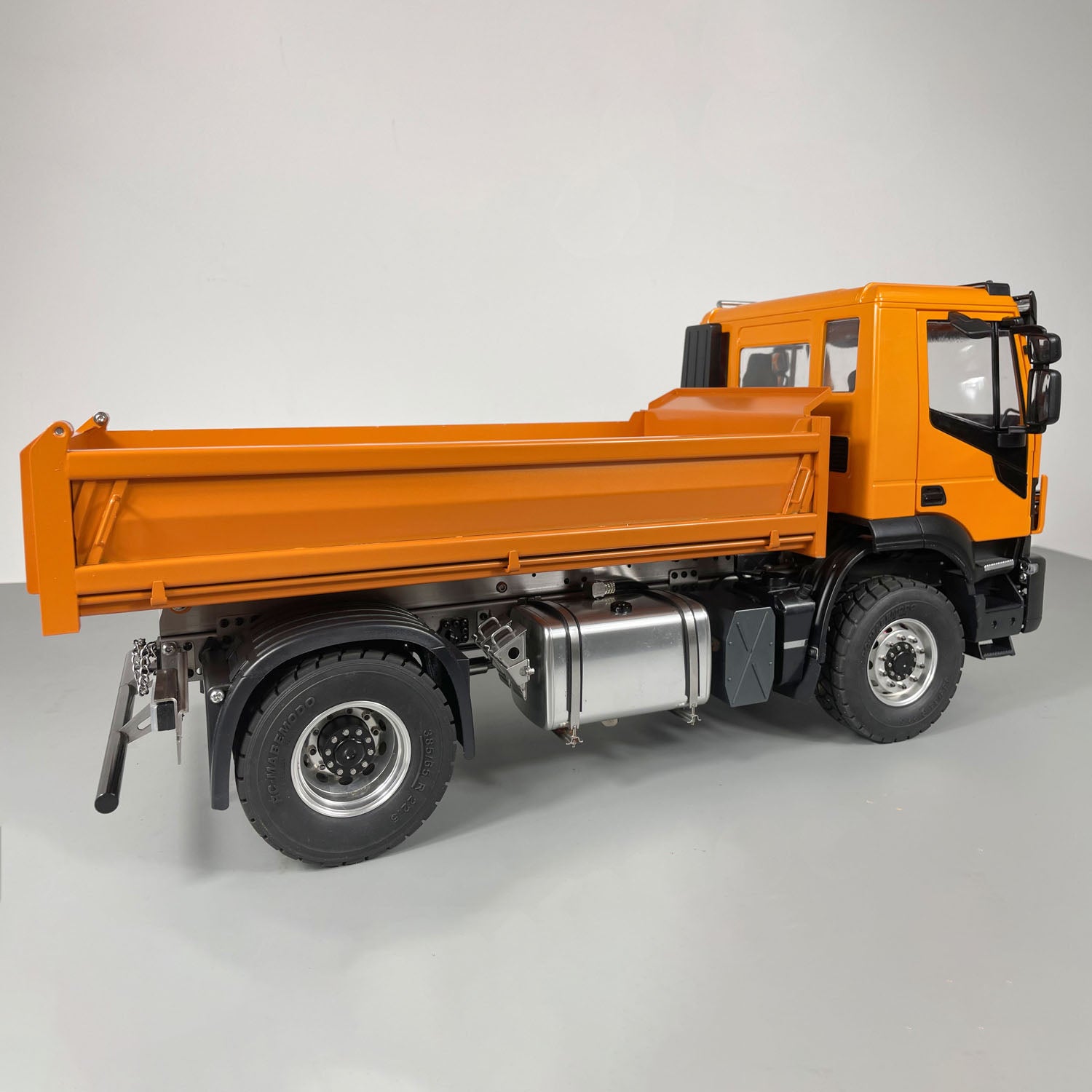 1/14 Scale Metal 4x2 RC Hydraulic Dump Truck - 2 Speed Radio Controlled Tipper Truck - PNP Version Painted Assembled Hobby Model for Construction Site Play & Collection