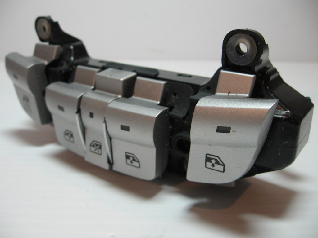 General Motors 25808185 Door Window Switch Panel - Replacement for GM Vehicles | Perfect for Power Window Control & Interior Upgrades