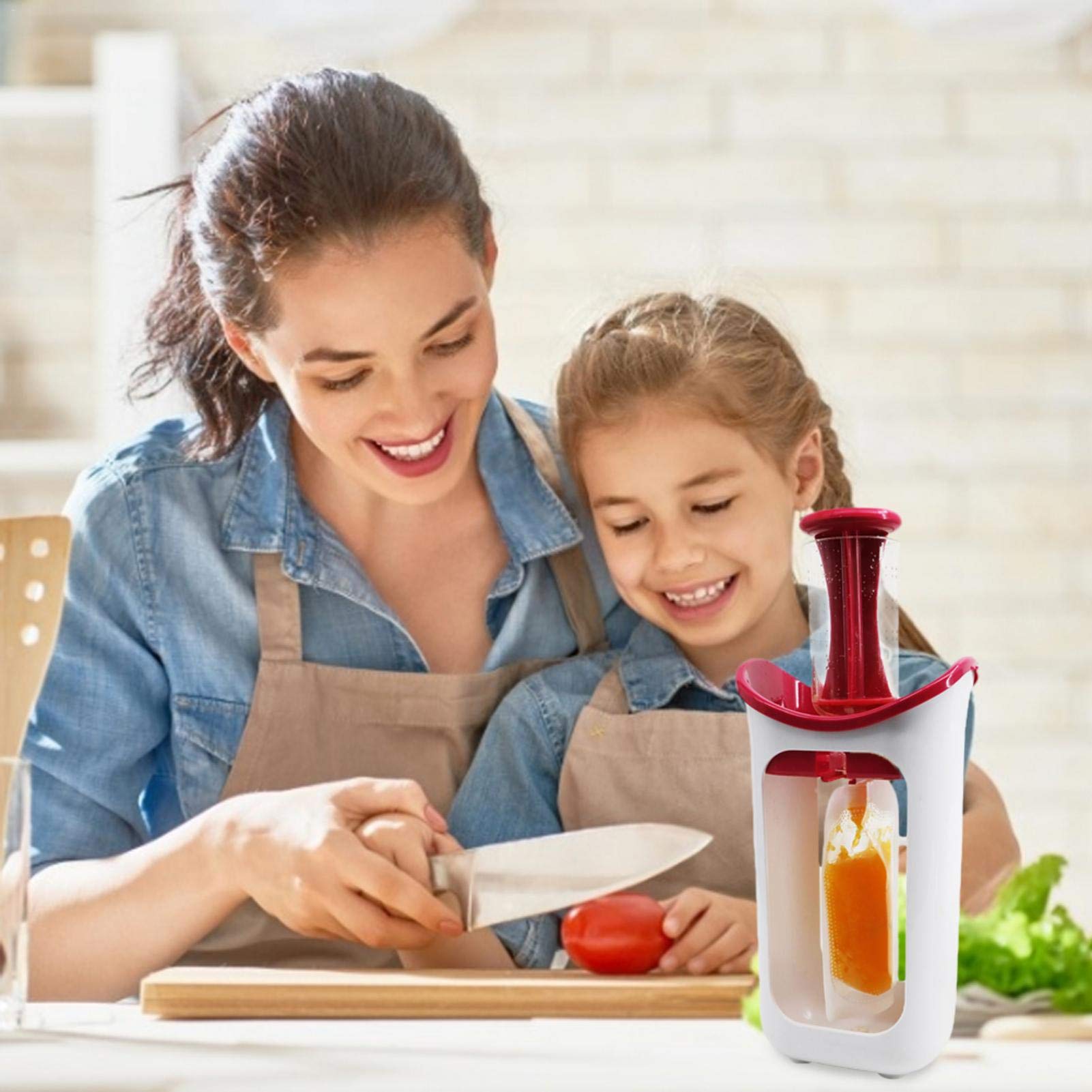 **Reusable Baby Food Pouch - Squeeze Station for Fresh Fruit Puree & Juice | Infant & Toddler Meal Storage Bags | Perfect for On-the-Go Snacks & Daycare Lunches**