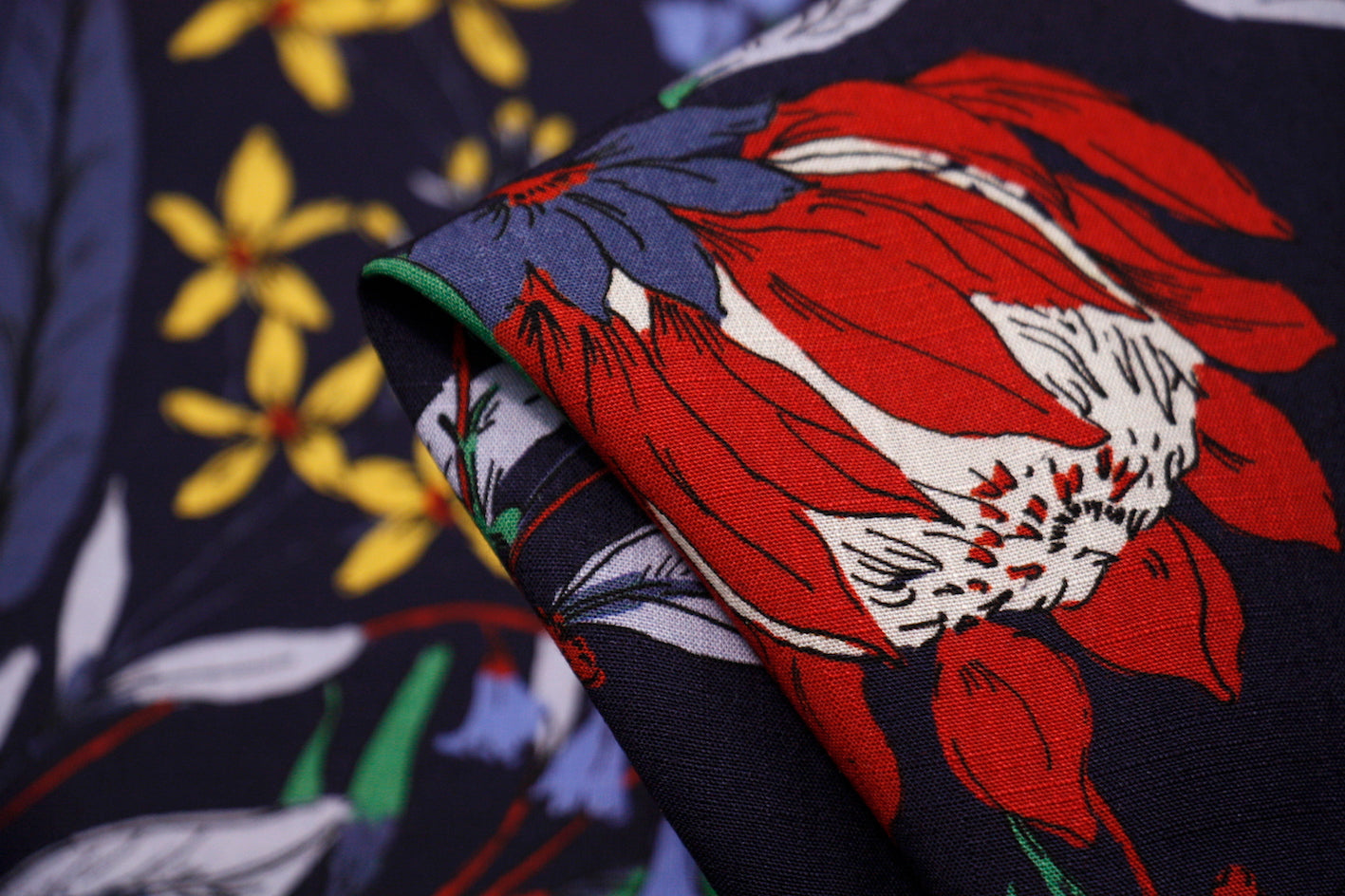 Big Red Deep Blue - Premium Quality for Home Decor, Gifts & Party Supplies | Perfect for Weddings, Birthdays & Special Events