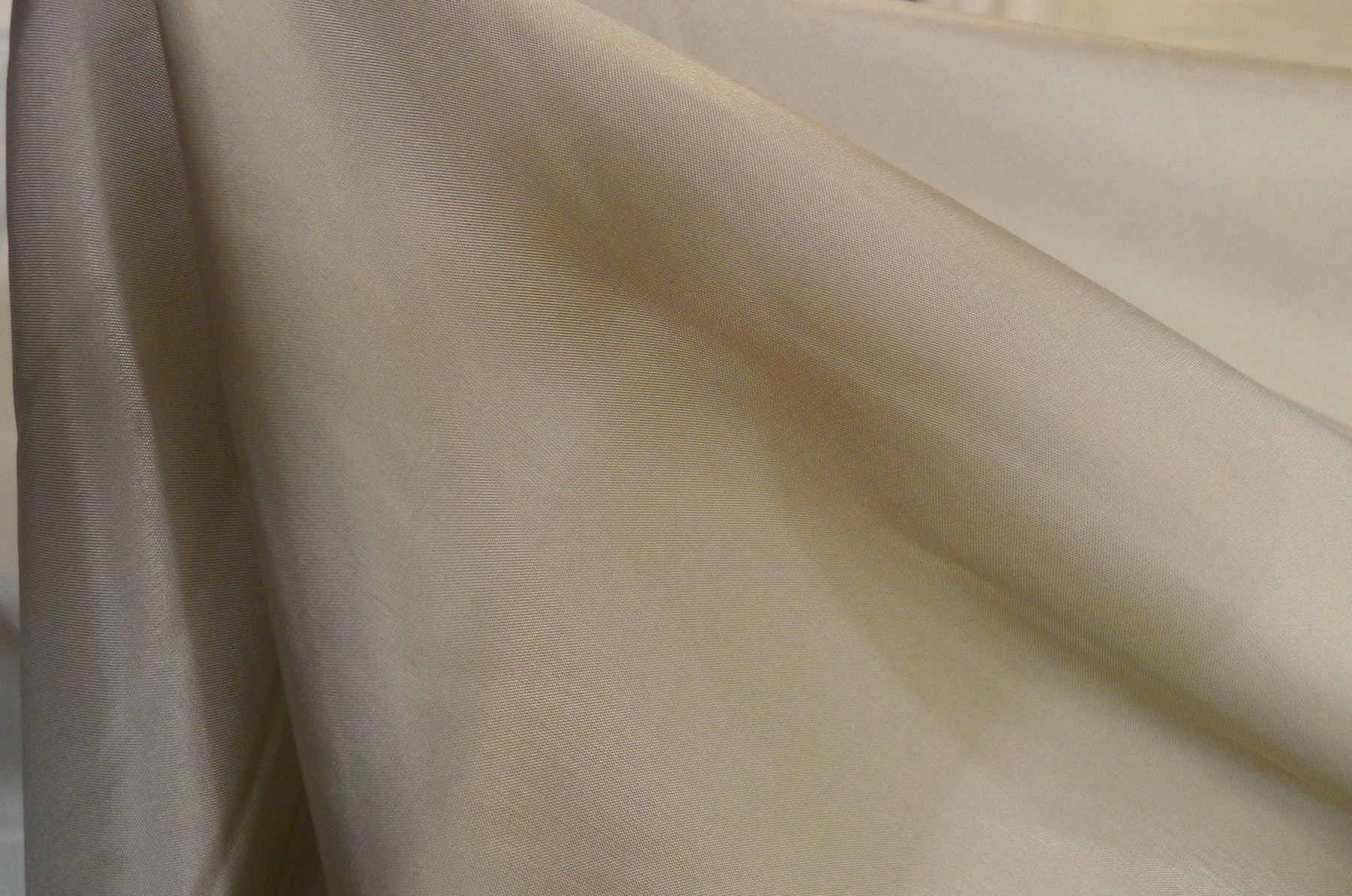 Champagne Rayon Lining Fabric - Soft & Luxurious Material for Dresses, Blouses & Scarves - Perfect for Evening Wear & Special Occasions
