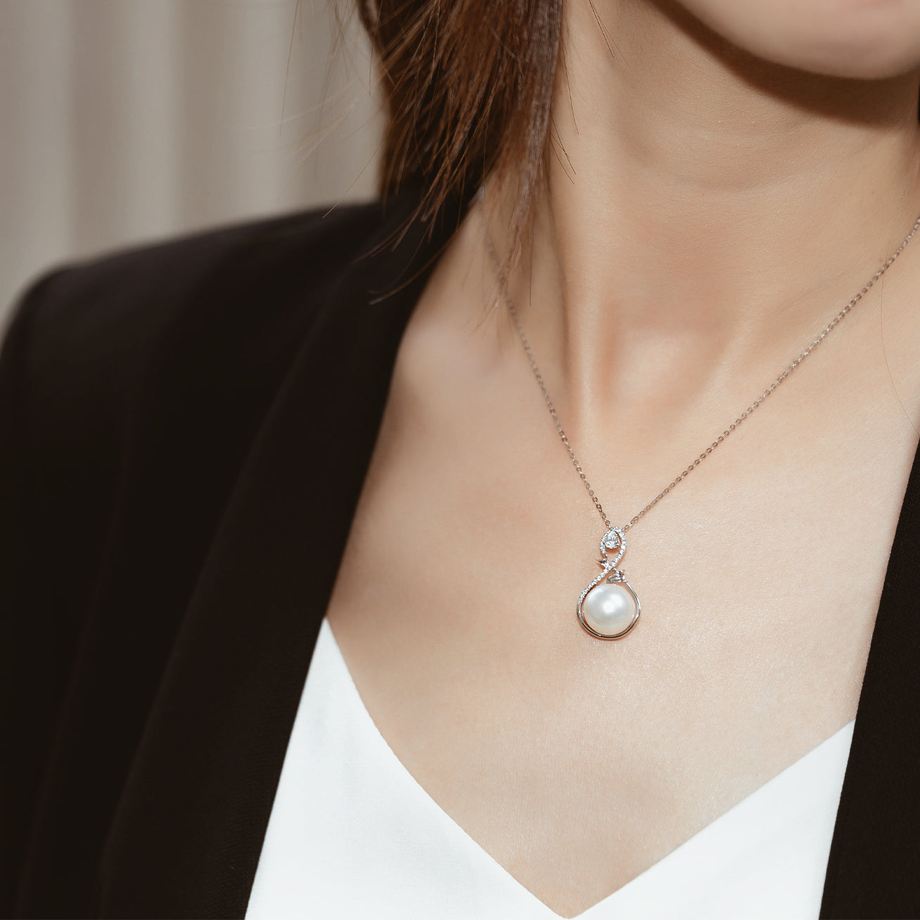 18K Solid Gold Australian White South Sea Pearl Necklace - Elegant Pearl Jewelry for Women, Perfect for Weddings, Anniversaries & Special Occasions (KN00037)
