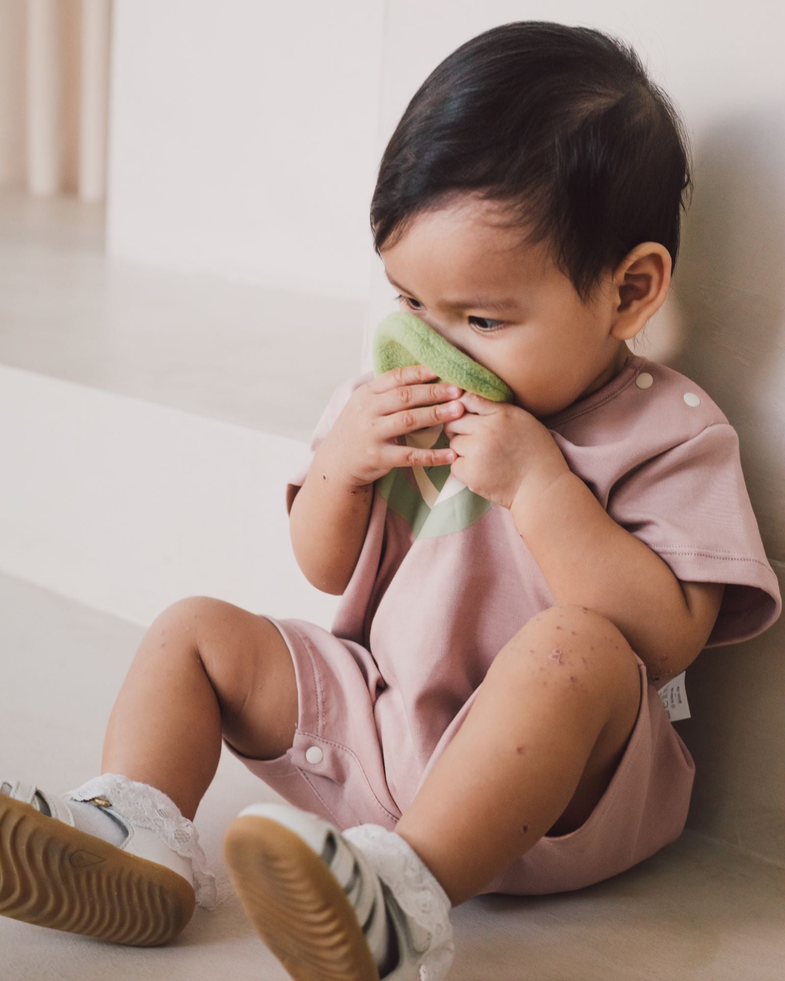 Organic Cotton Avocado Baby Romper - Soft & Breathable Outfit for Newborns & Toddlers - Perfect for Playtime, Photo Shoots & Everyday Wear