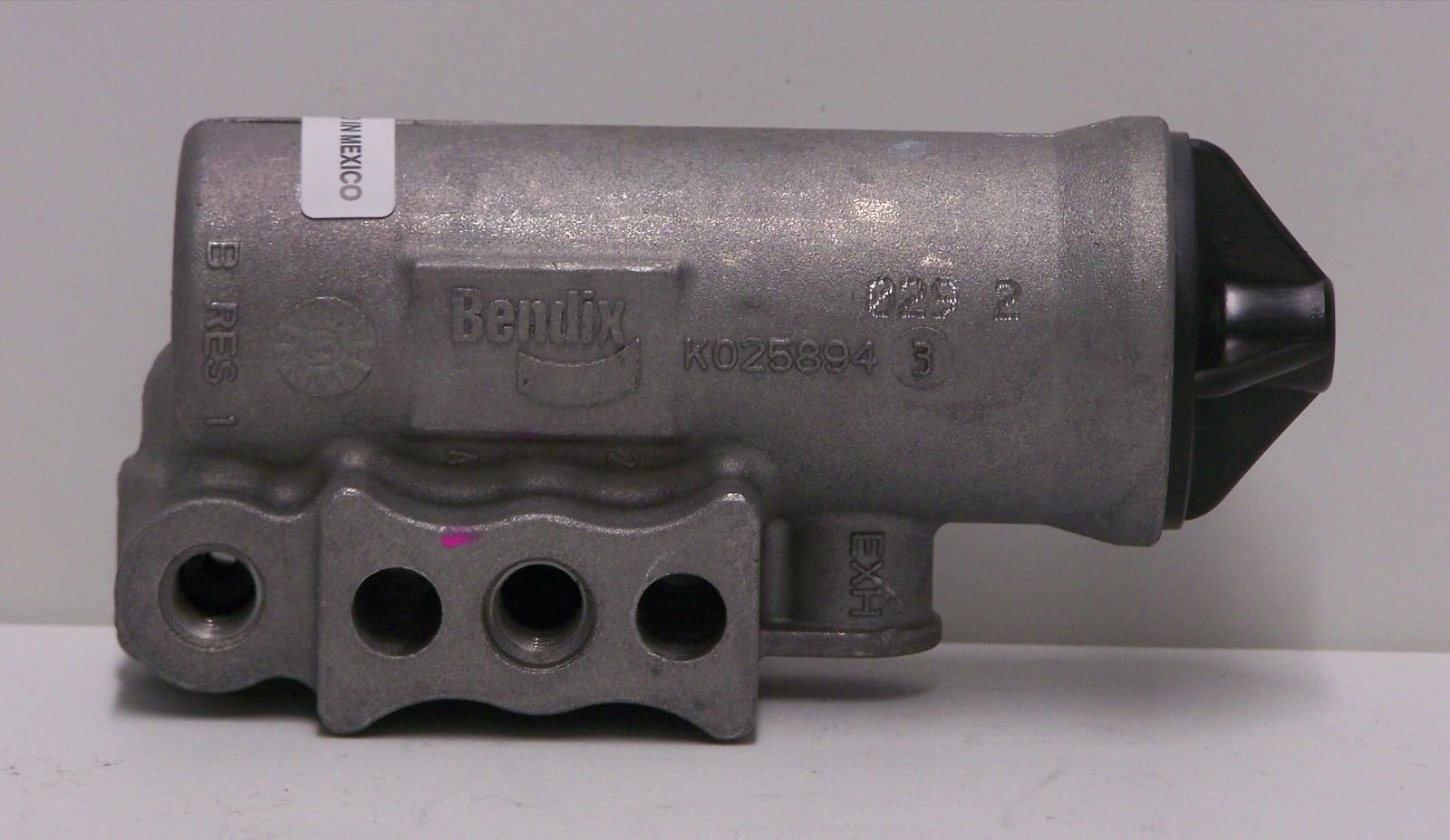 Bendix 275707N D-2 Air Brake Compressor Governor - Heavy Duty Truck & Trailer Replacement Part - New OEM Quality for Improved Braking Performance