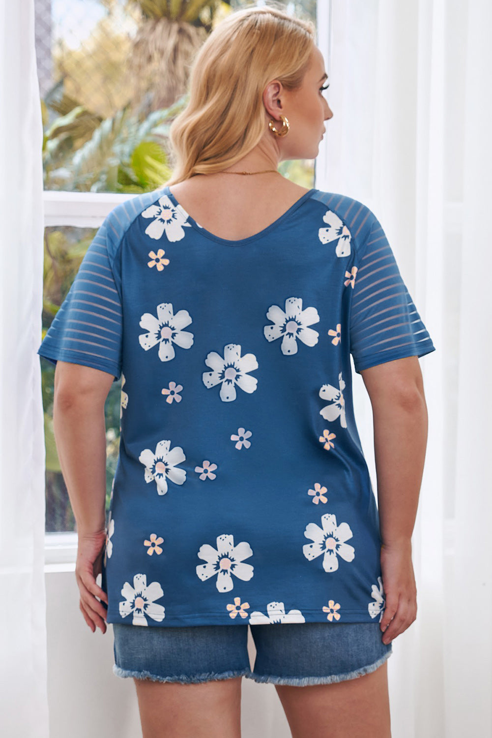 Stylish Plus Size Vacation T-Shirt - Comfortable & Trendy Women's Casual Tee for Beach, Travel & Summer Outfits