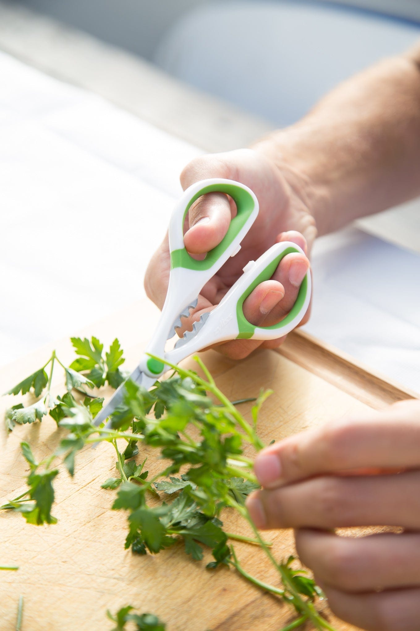 Zyliss Herb Snipper Scissors - Premium Kitchen Shears for Fresh Herbs, Chives, Parsley & More - Perfect for Cooking, Garnishing & Food Prep
