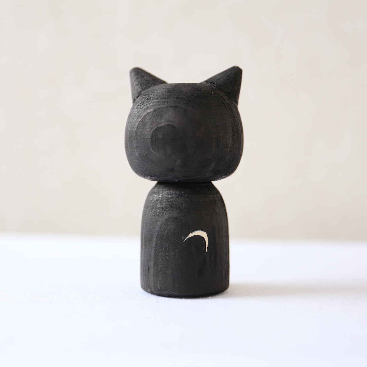 Handmade Japanese Kokeshi Doll - Black Cat Traditional Wooden Figurine | Home Decor, Gift for Cat Lovers, Zen & Japanese Culture Enthusiasts | Perfect for Shelf Display, Office Desk, or Themed Collections