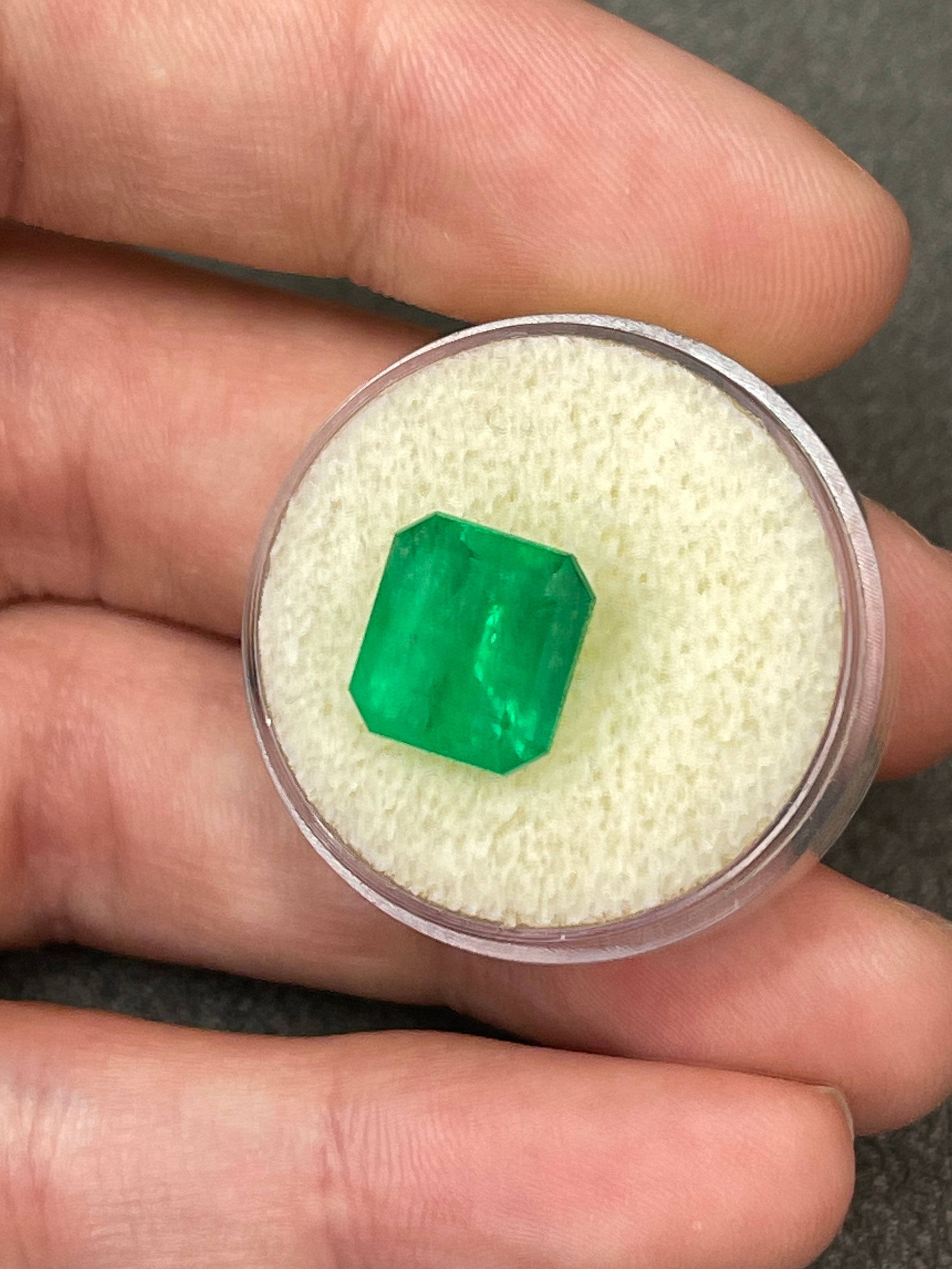 5.70 Carat Intense Yellowish Green Natural Loose Colombian Emerald - Chunky Emerald Cut Gemstone for Jewelry Making, Engagement Rings & Luxury Collections