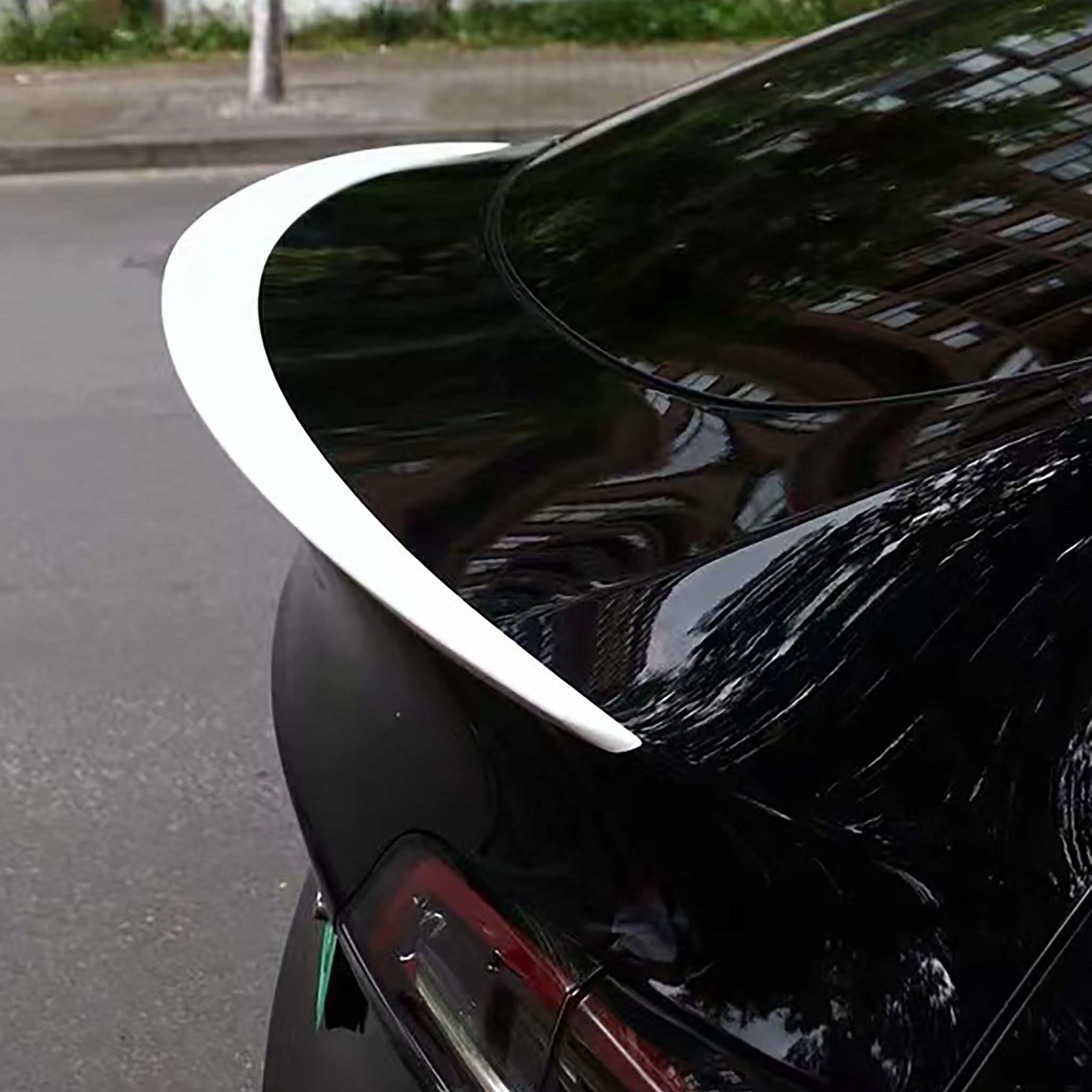 High-Quality Rear Trunk Spoiler for Tesla Model Y & Model 3 - Carbon Fiber Car Accessories for Enhanced Aerodynamics & Sporty Style - Perfect for Street Racing & Car Enthusiasts
