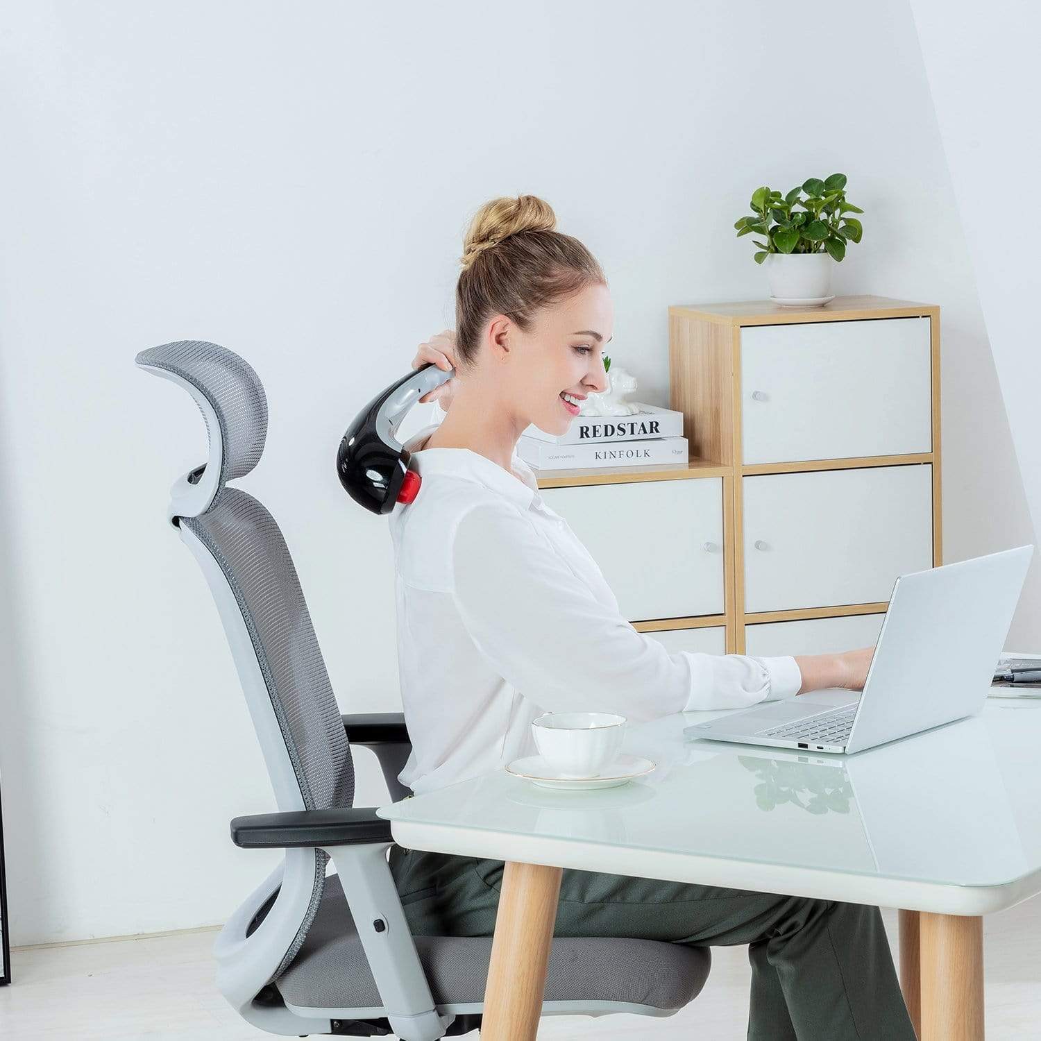 Rechargeable Cordless Handheld Percussion Massage Gun with Heat - Portable Deep Tissue Muscle Massager for Back, Neck & Shoulder Pain Relief - Perfect for Home, Office & Travel Use