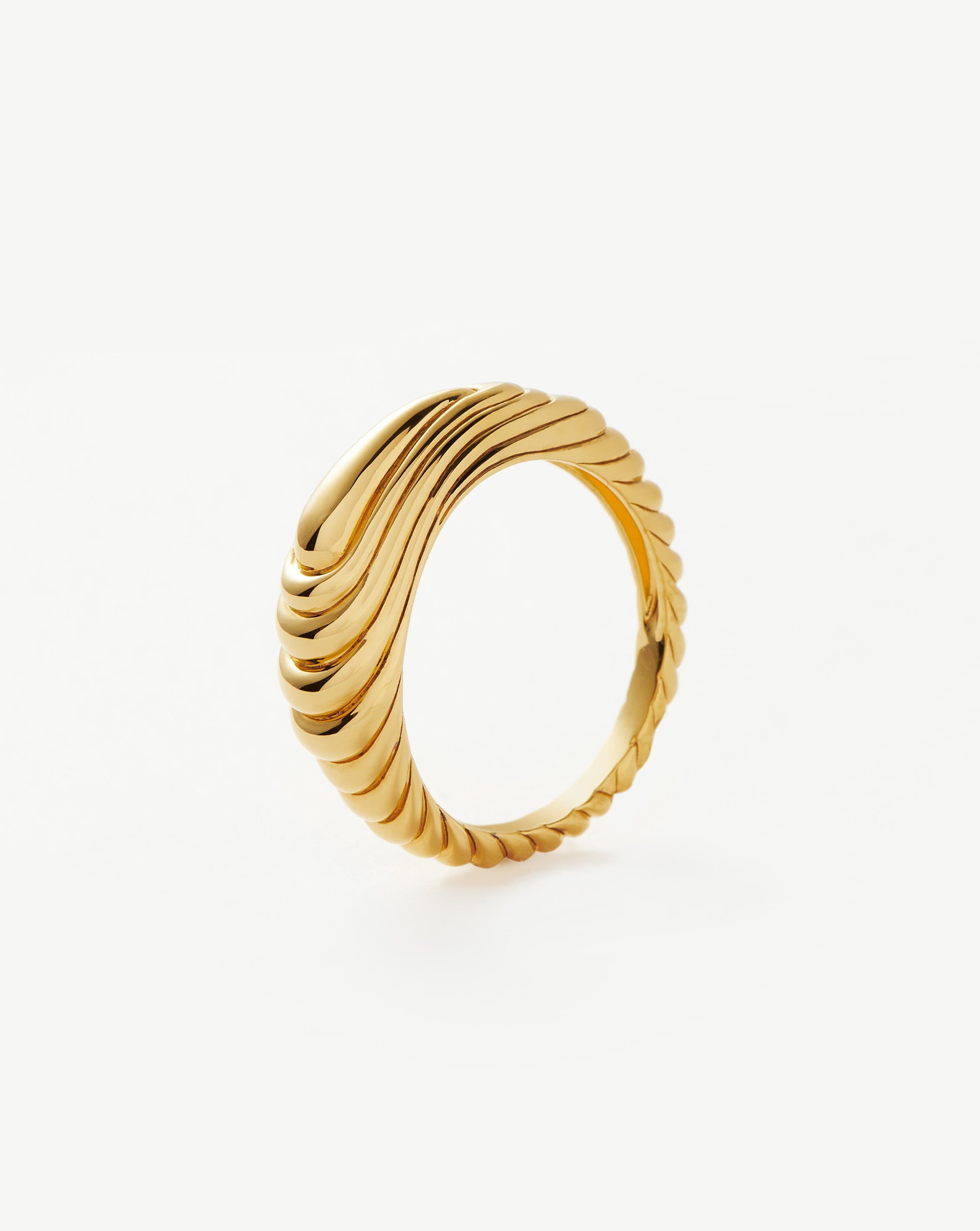 Wavy Ridge Stacking Ring Set - Trendy Boho Stackable Rings for Women - Perfect for Layering & Everyday Wear - Ideal for Casual, Office & Party Outfits